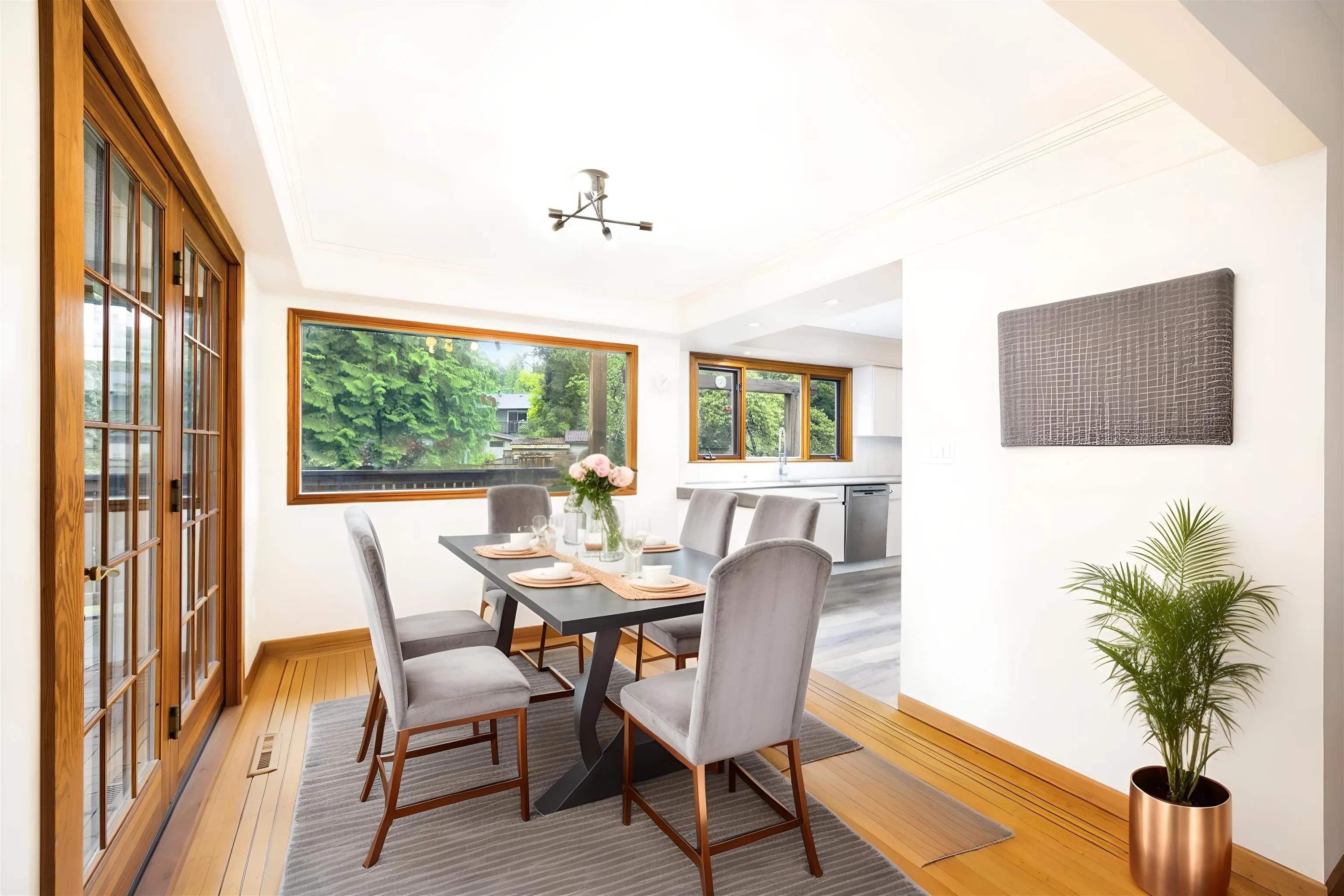 1561 Merlynn Crescent