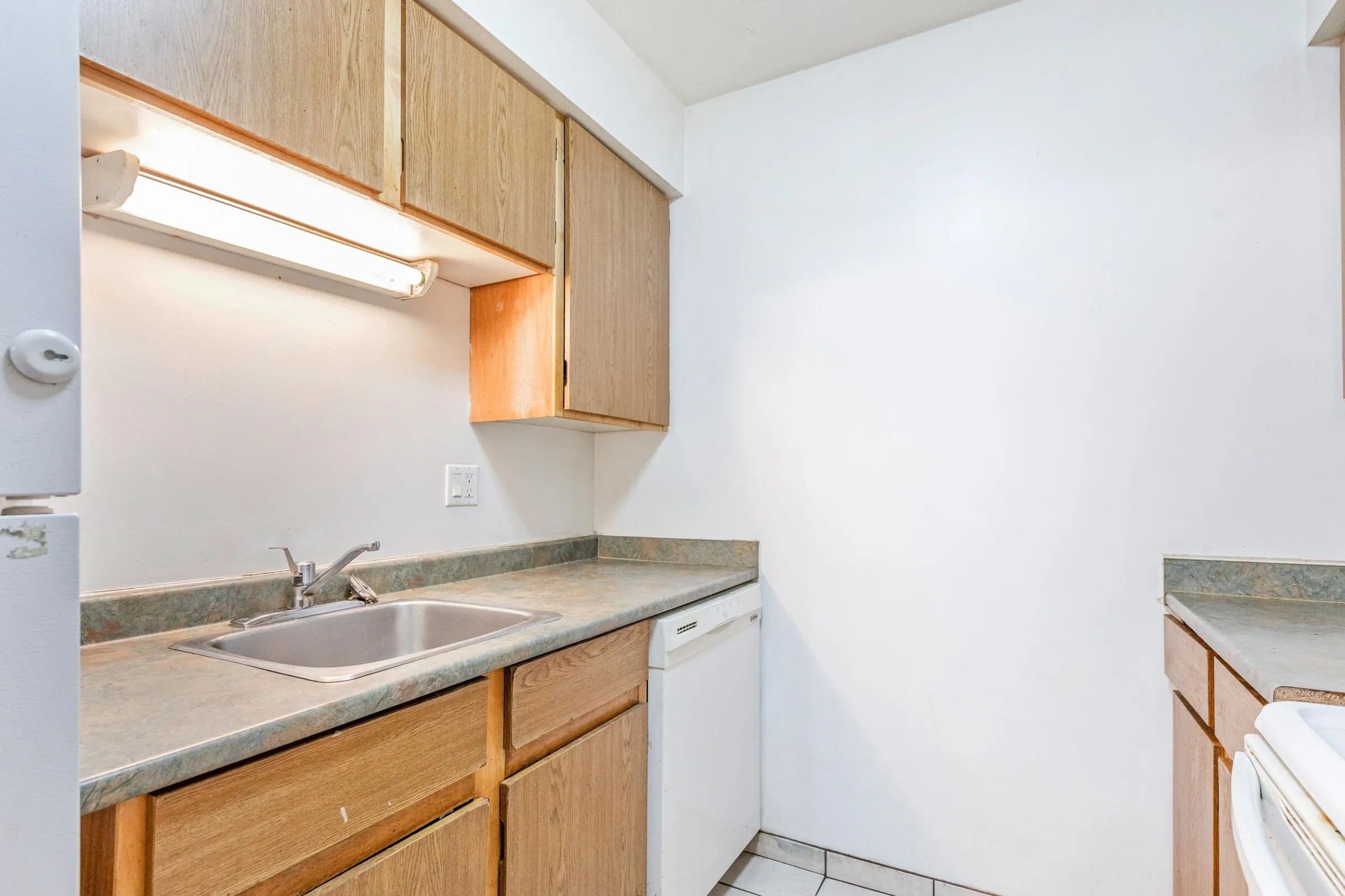 313 5906 176a Street