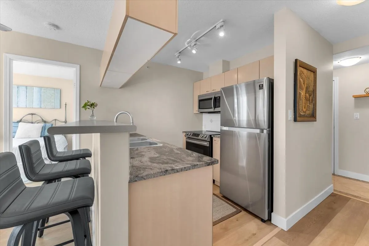 2011 1331 Alberni Street