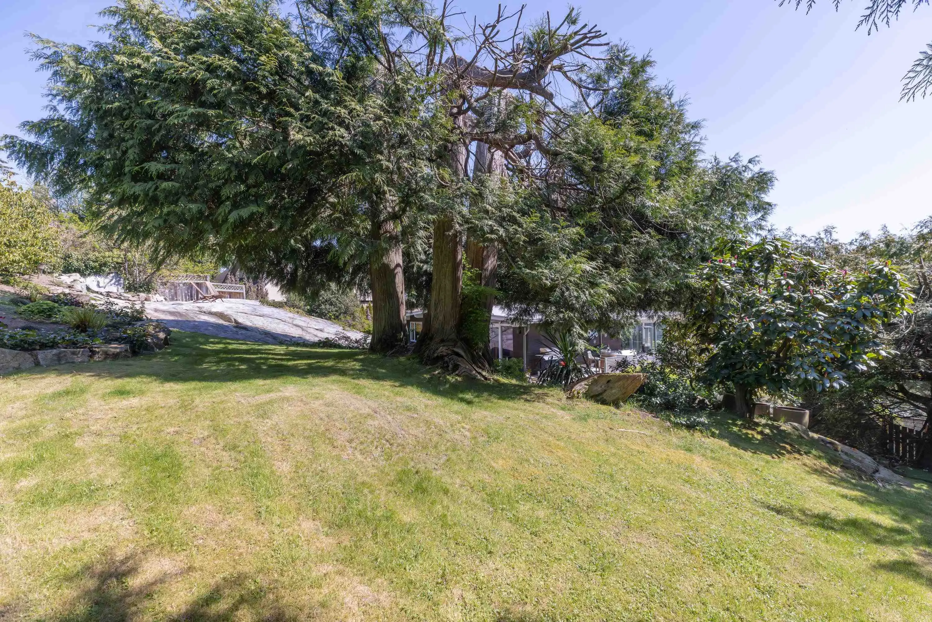 4045 Bayridge Avenue