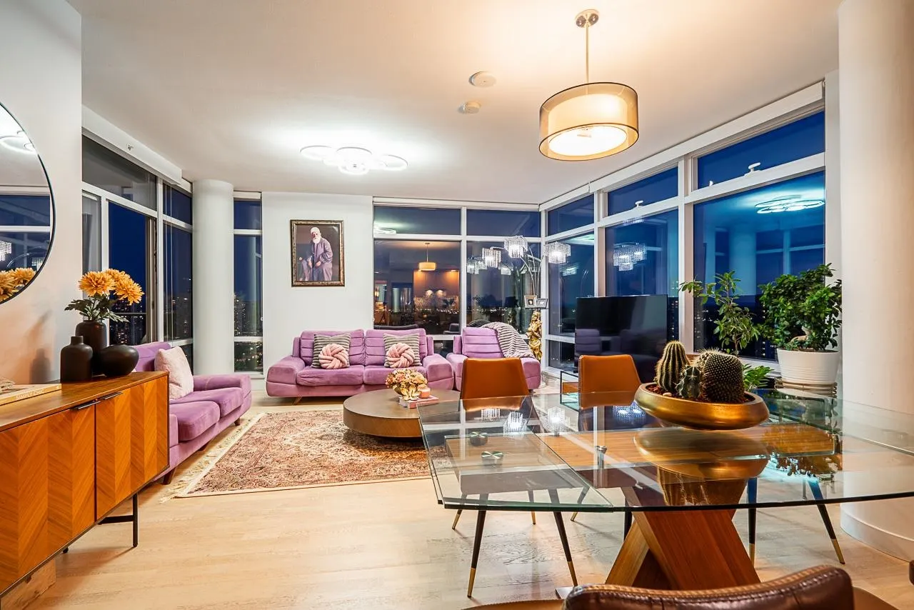2706 13495 Central Avenue