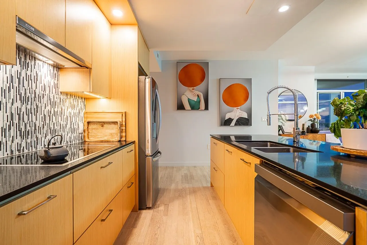 2706 13495 Central Avenue
