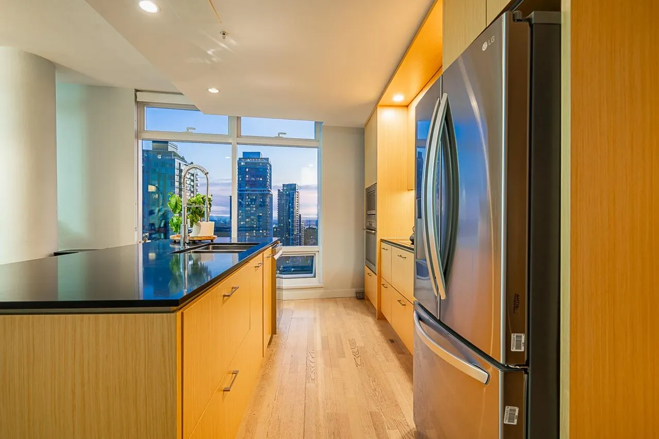 2706 13495 Central Avenue