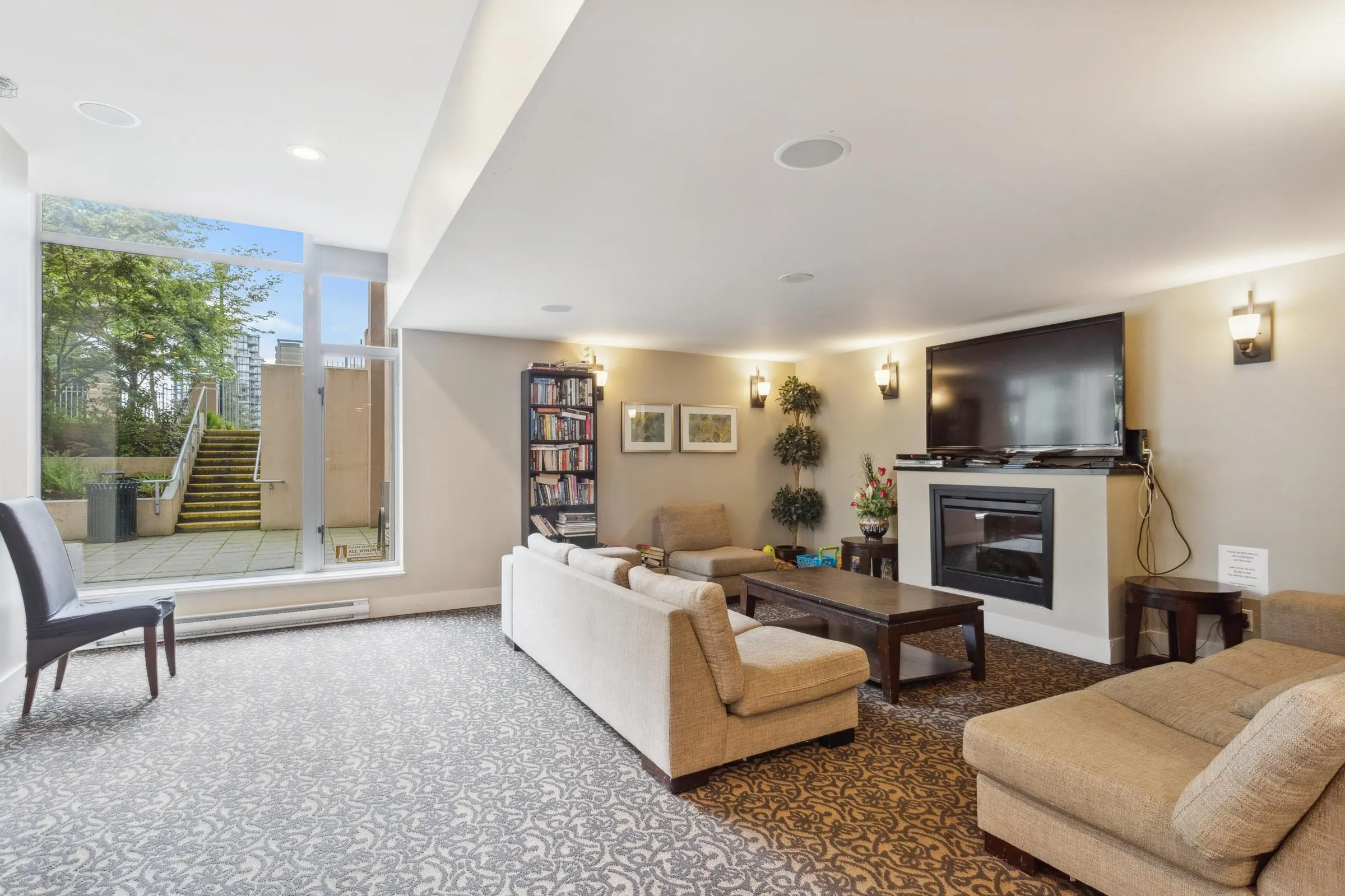 1103 280 Ross Drive