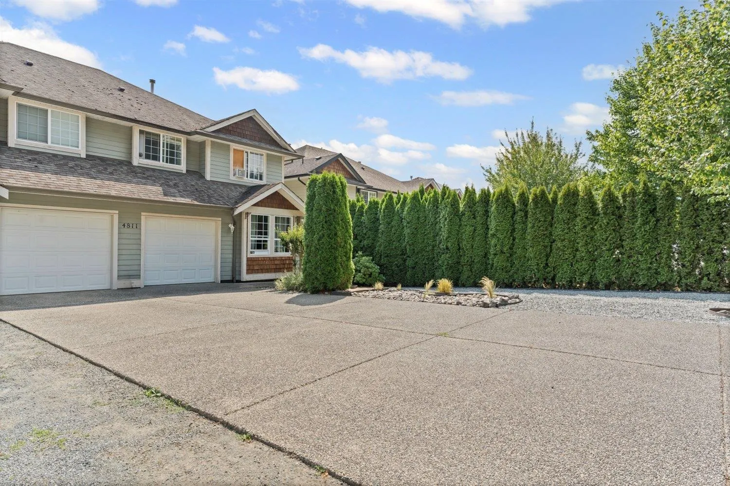 2 4811 Teskey Road
