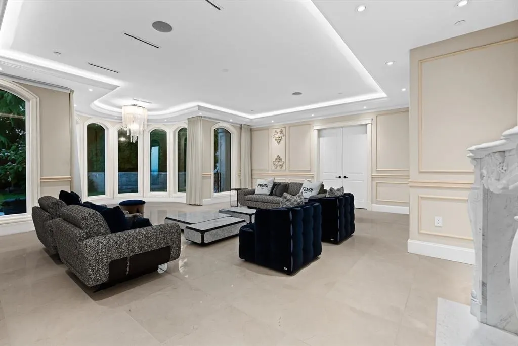 1367 Chartwell Drive