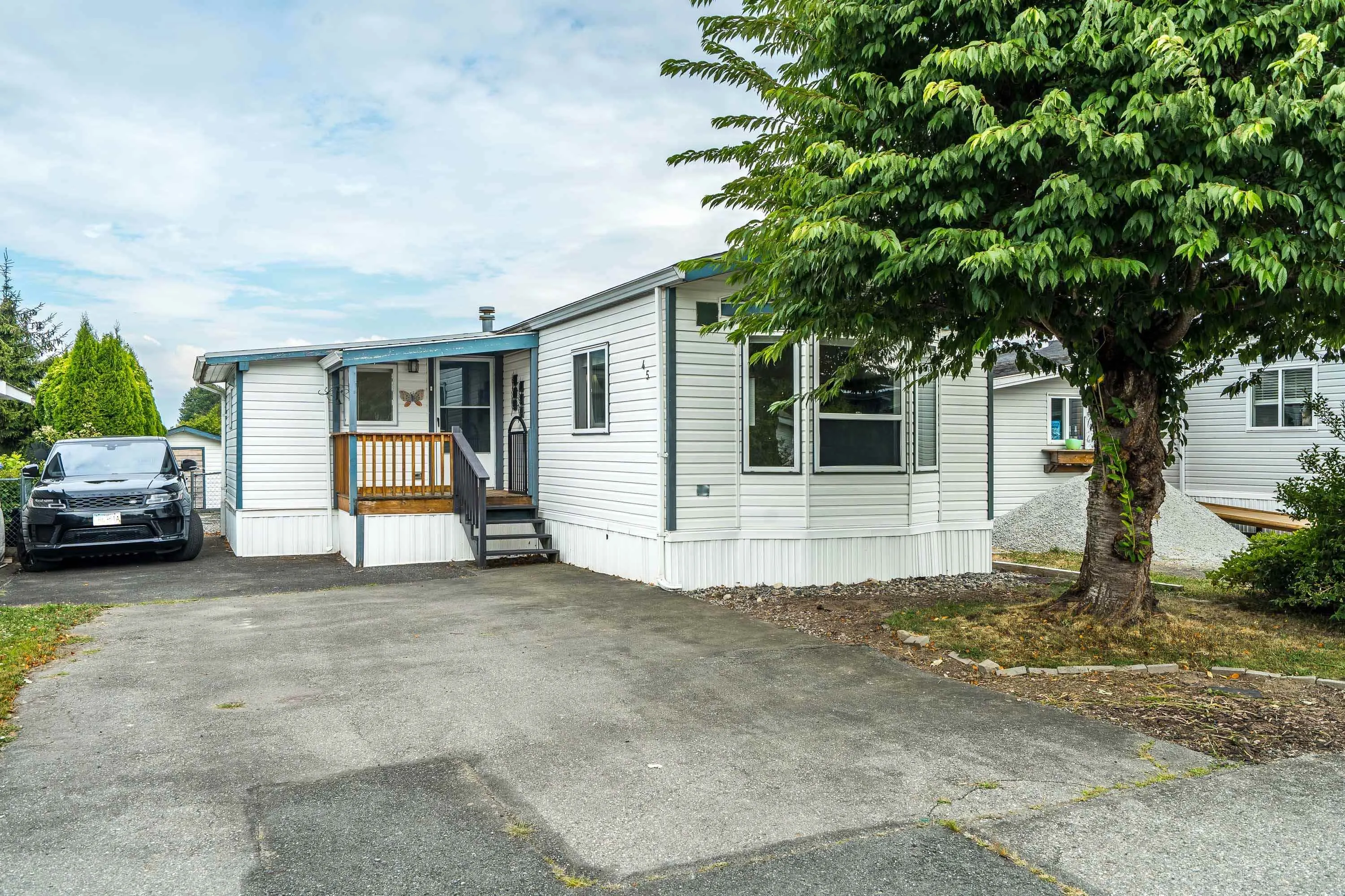 45 41168 Lougheed Highway