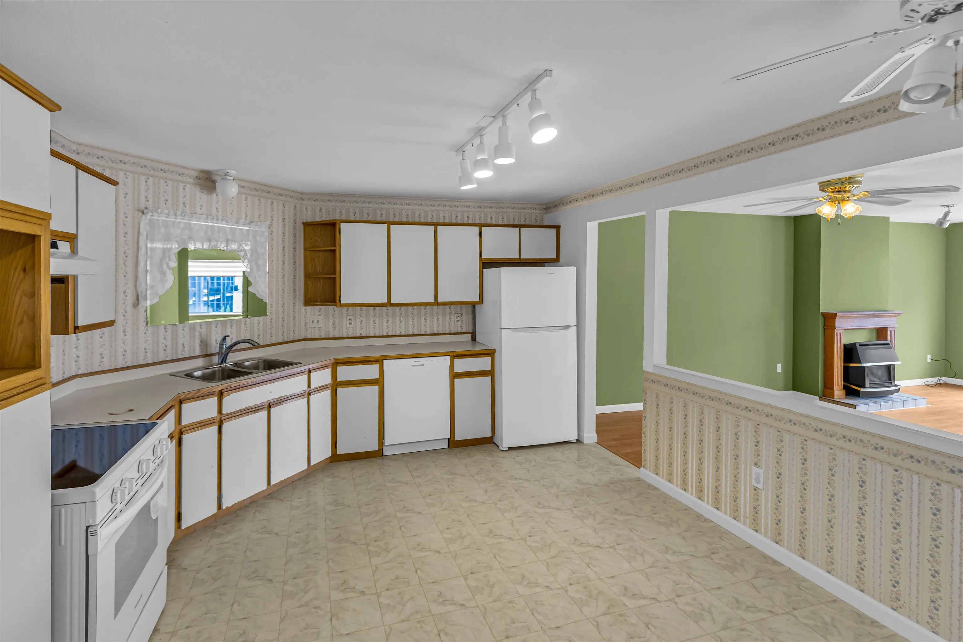 204 45660 Knight Road