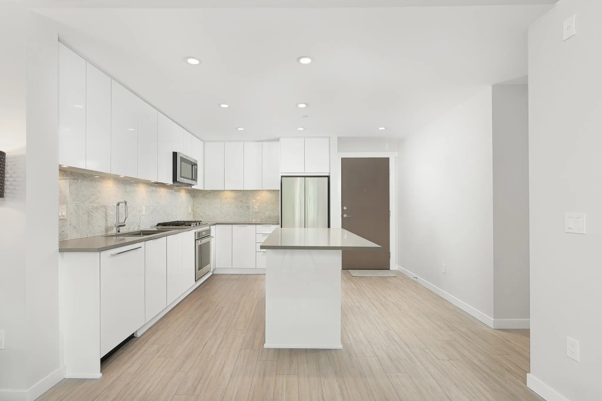 205 2651 Library Lane