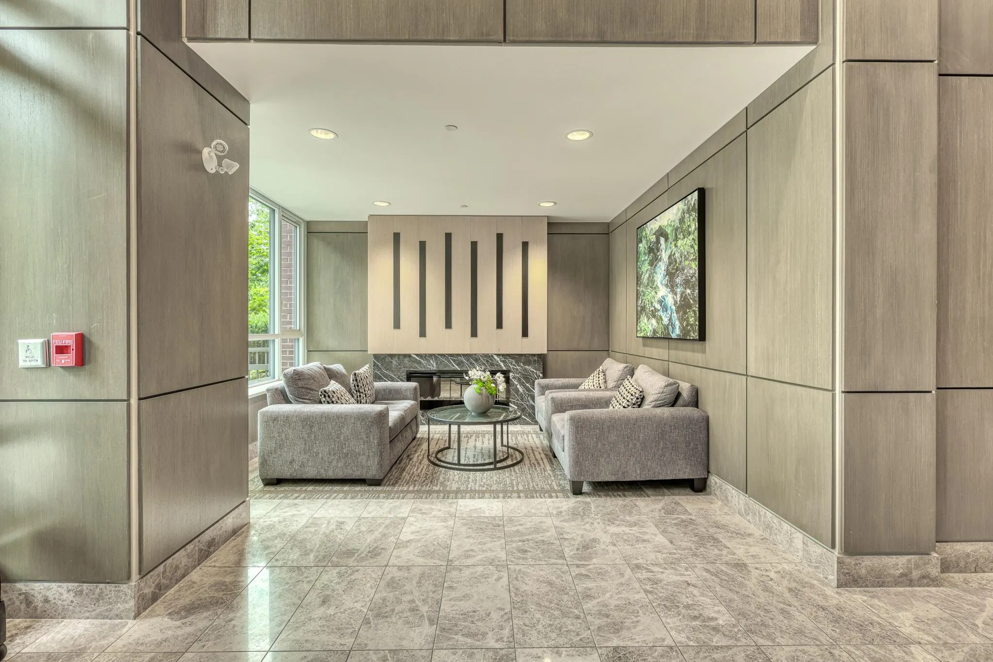 205 2651 Library Lane