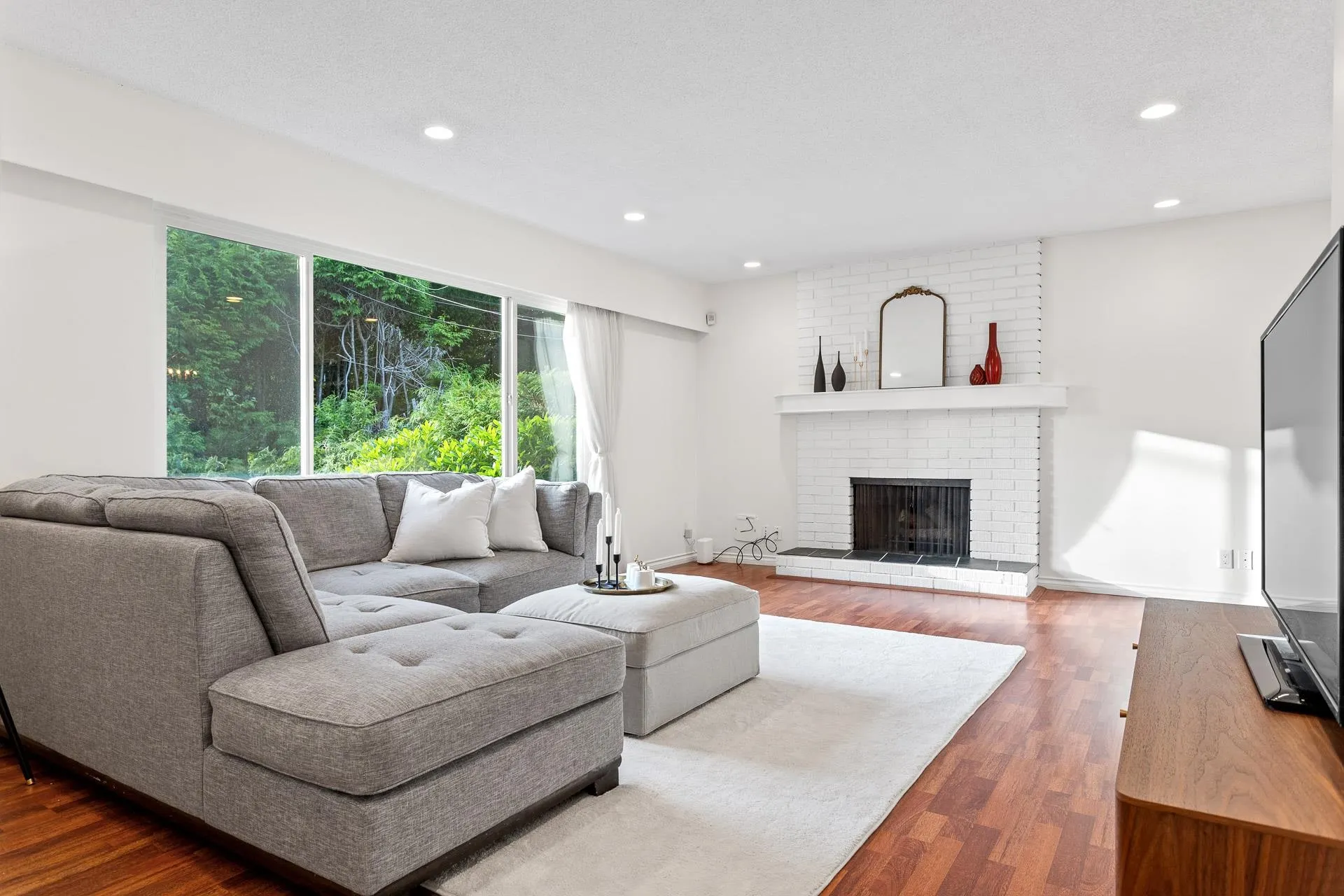 1549 Lynn Valley Road