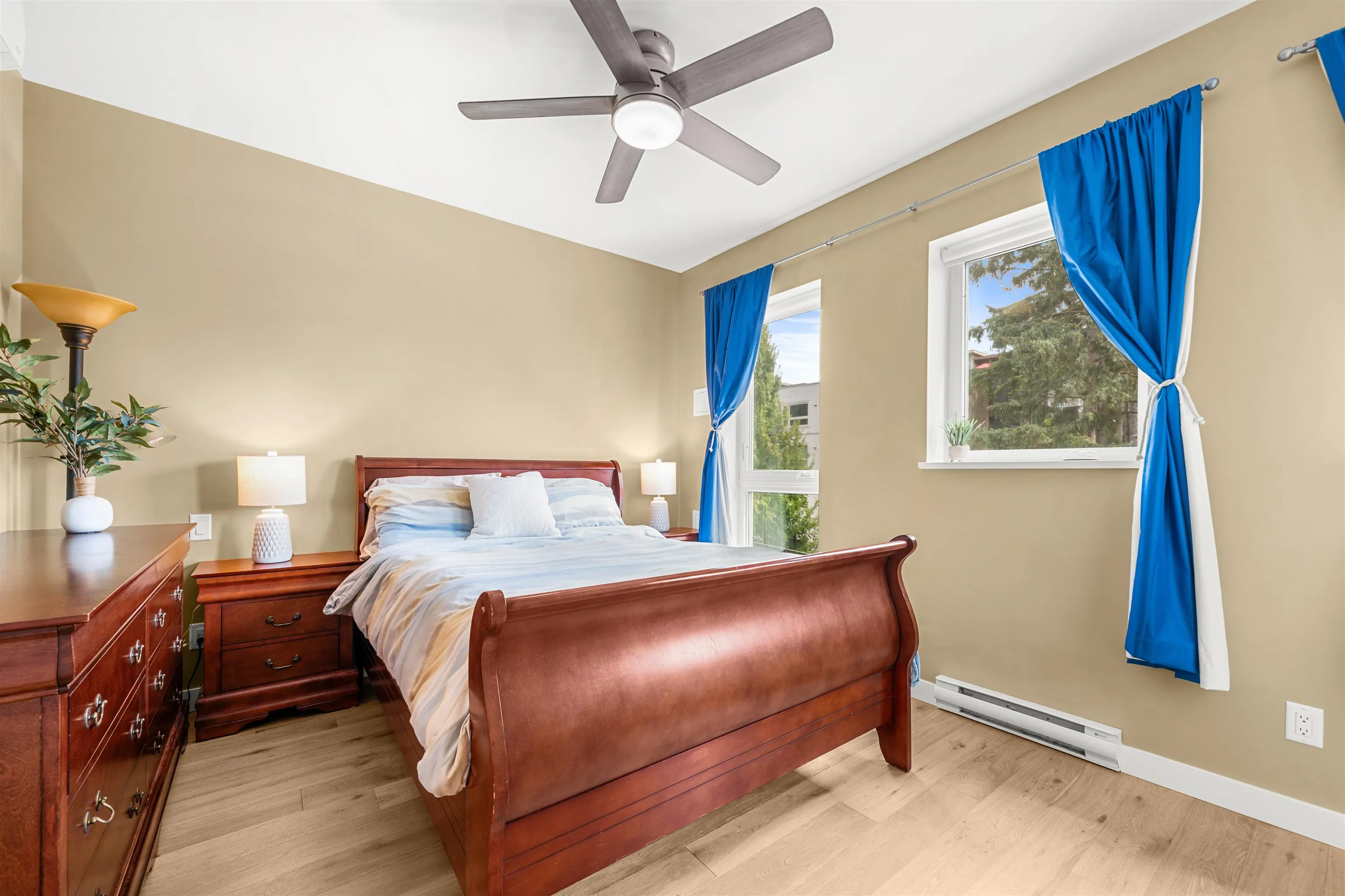 TH5 2137 Chesterfield Avenue