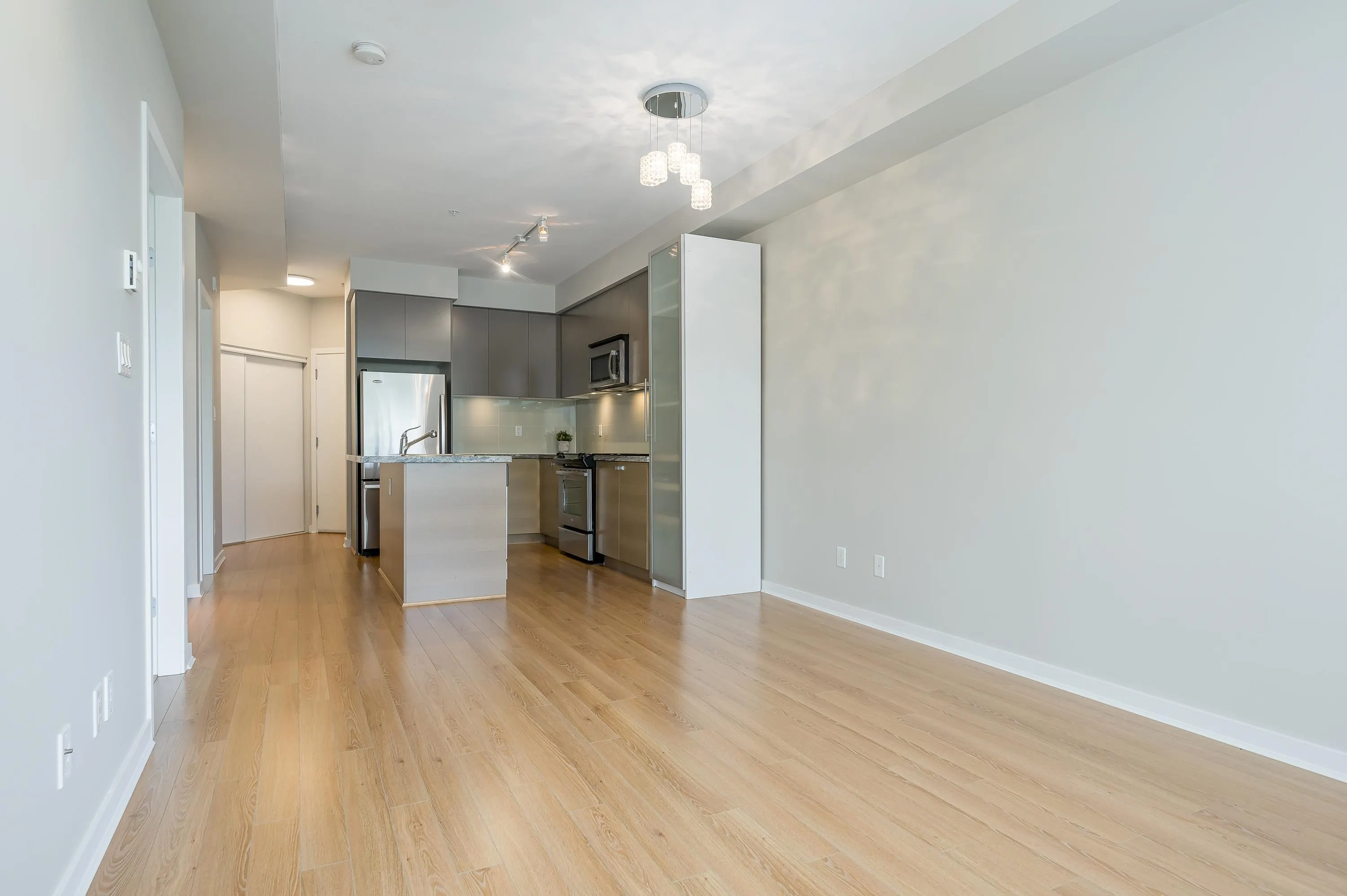 310 6430 194 Street