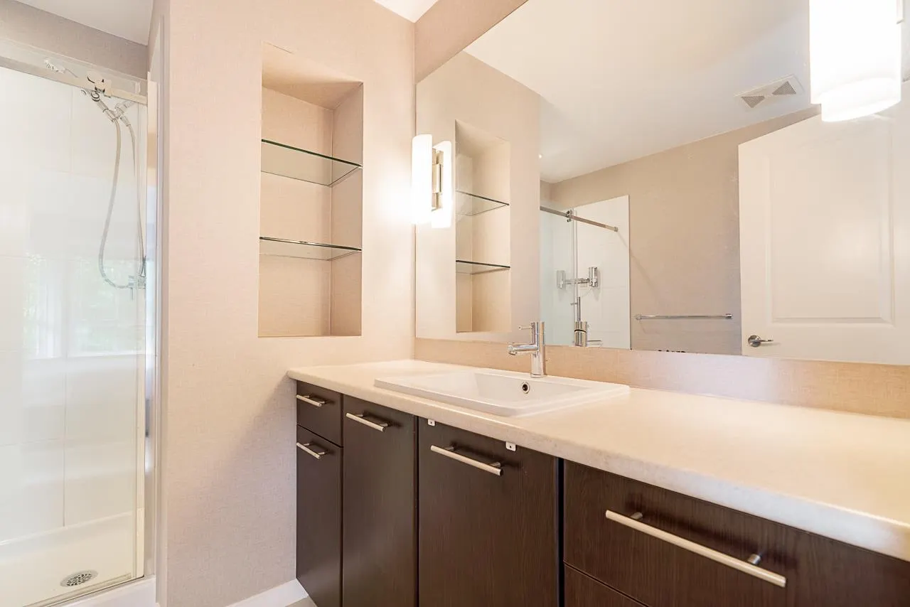 8 2418 Avon Place