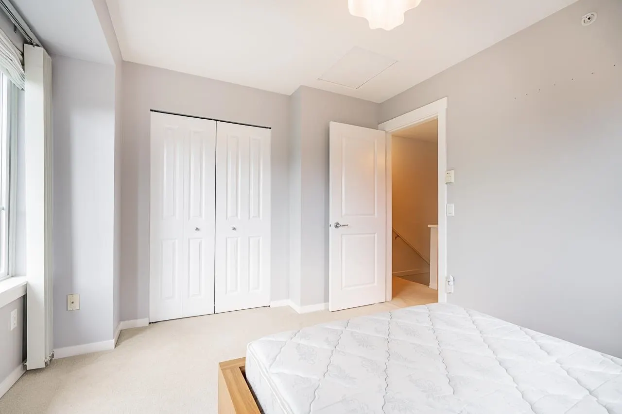 8 2418 Avon Place
