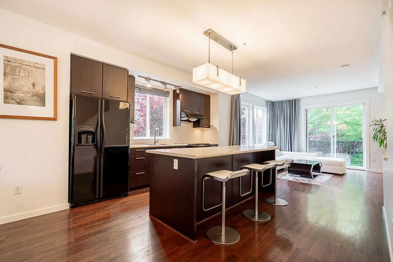 8 2418 Avon Place