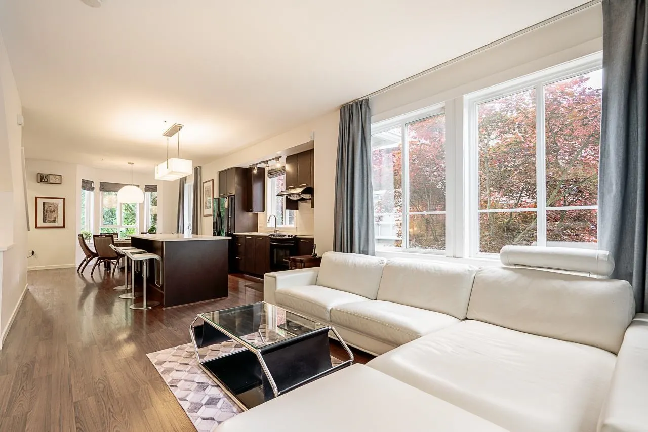 8 2418 Avon Place