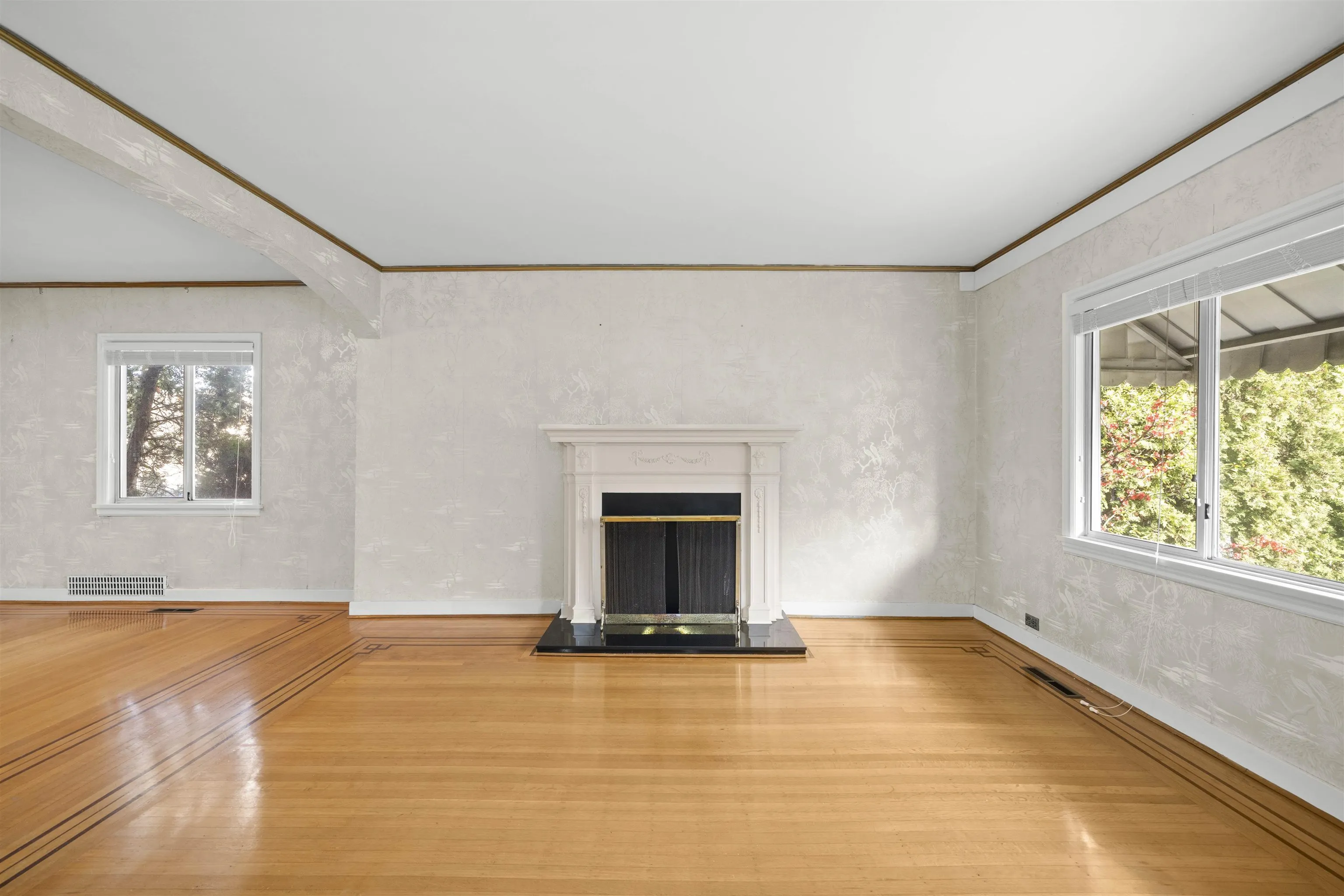 555 W 19th Avenue