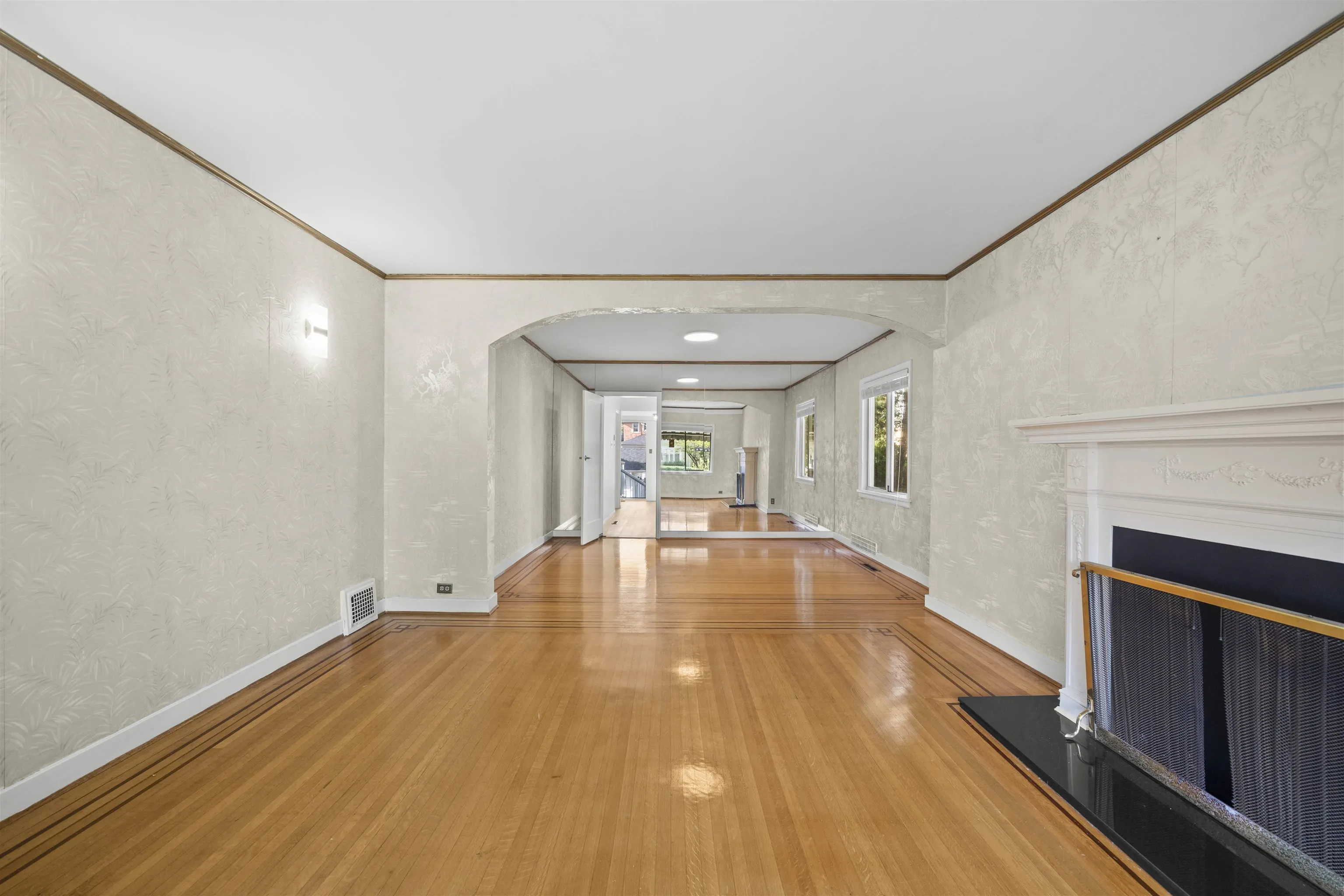 555 W 19th Avenue