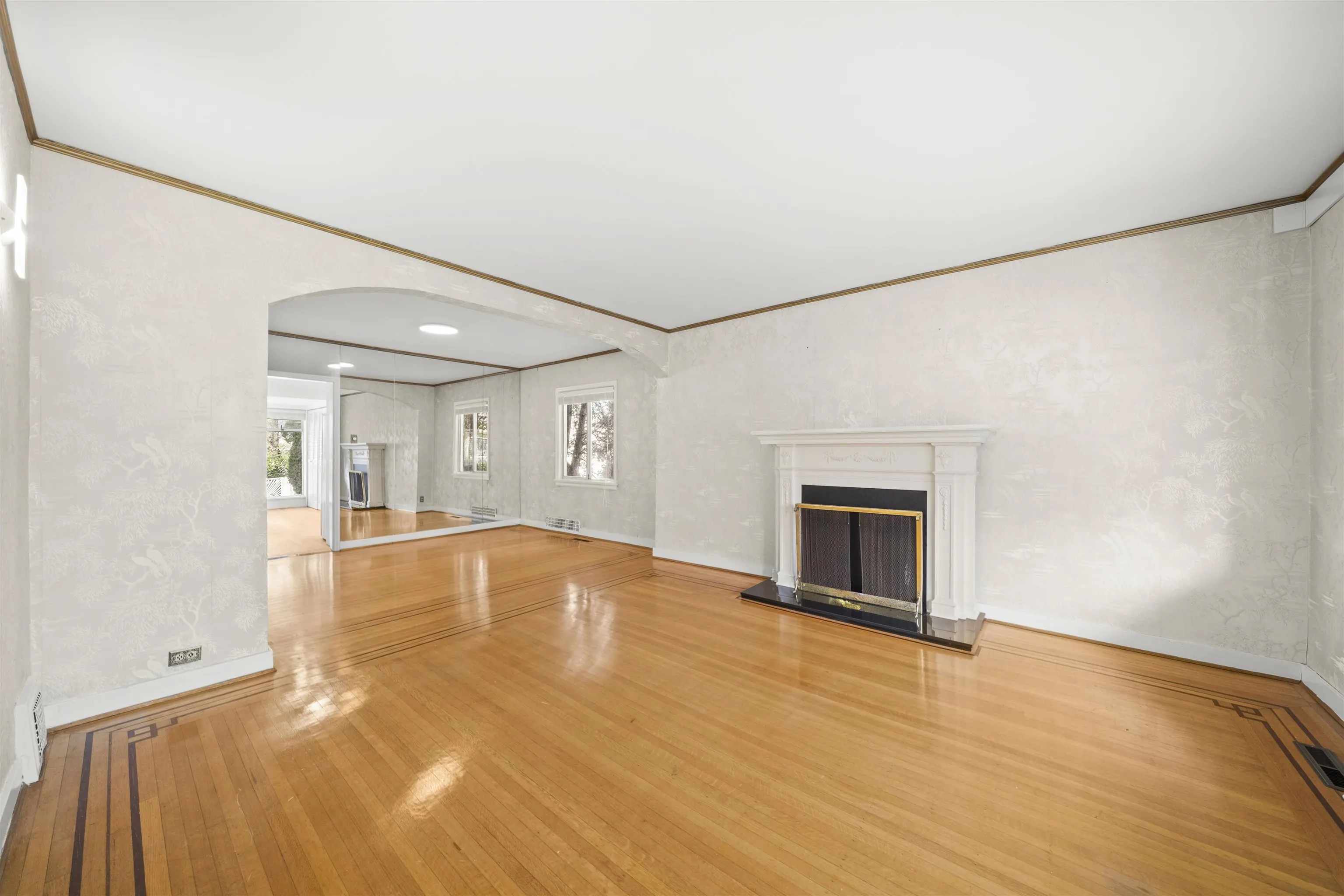 555 W 19th Avenue