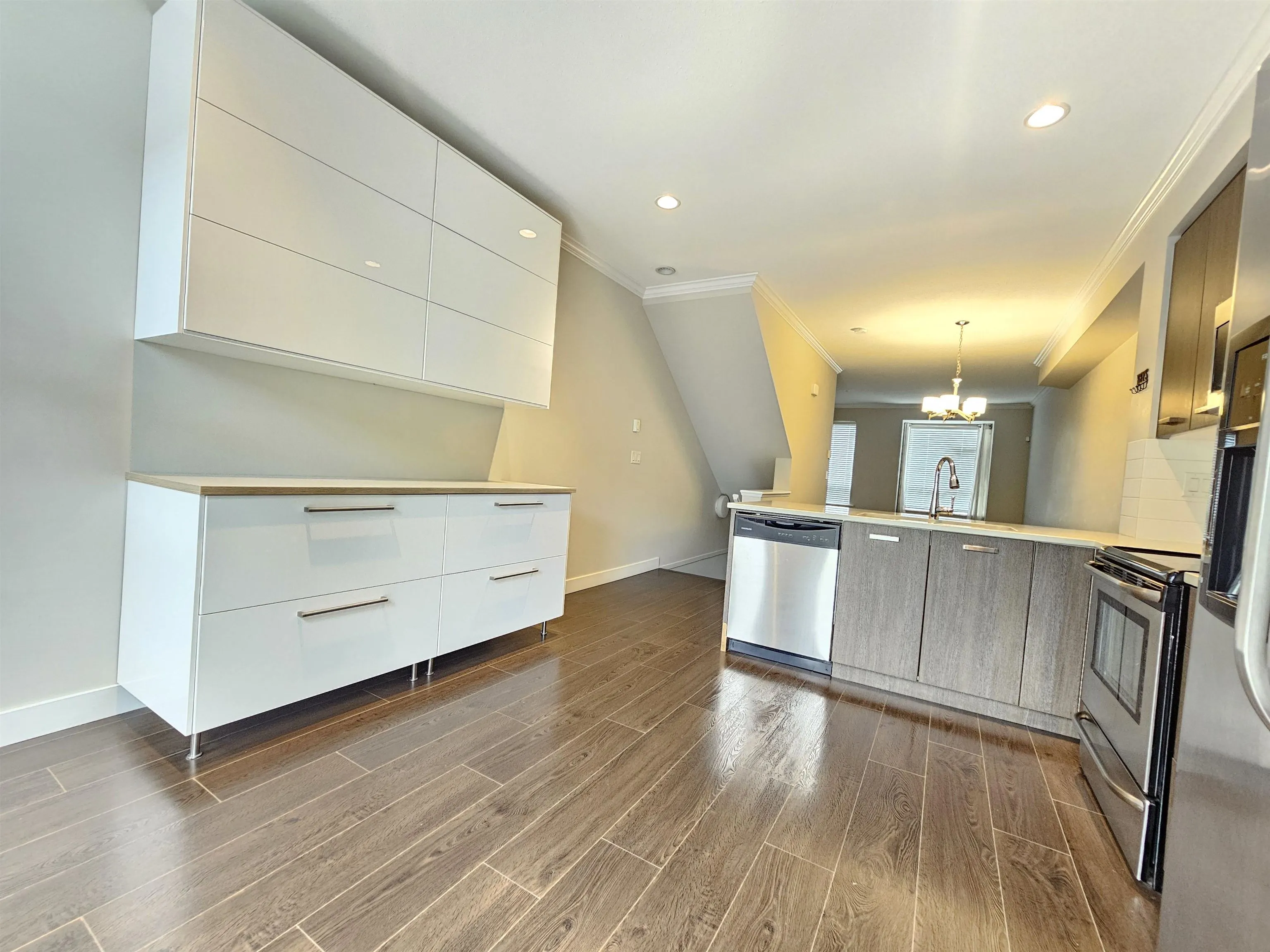 122 5888 144 Street