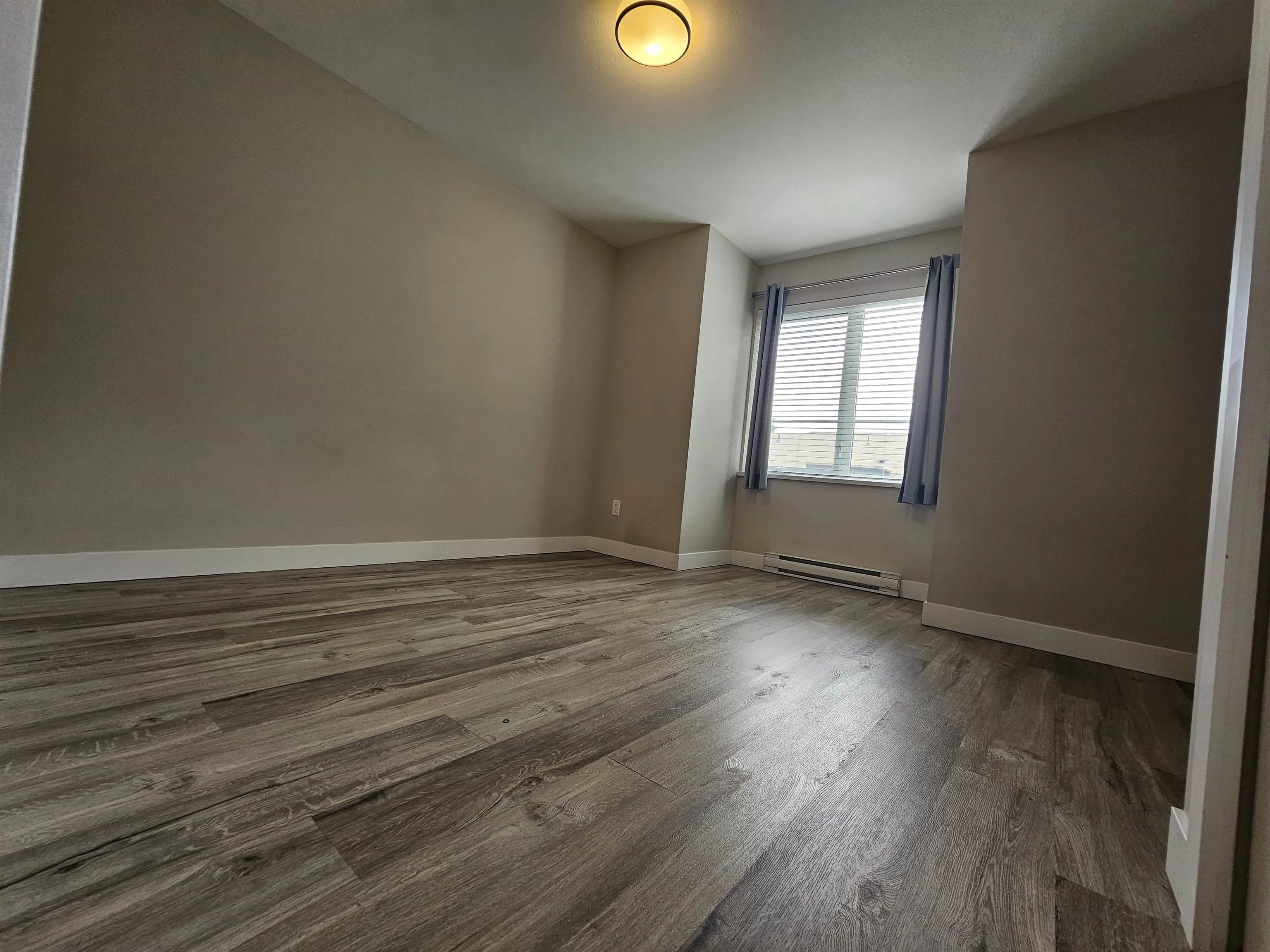 122 5888 144 Street