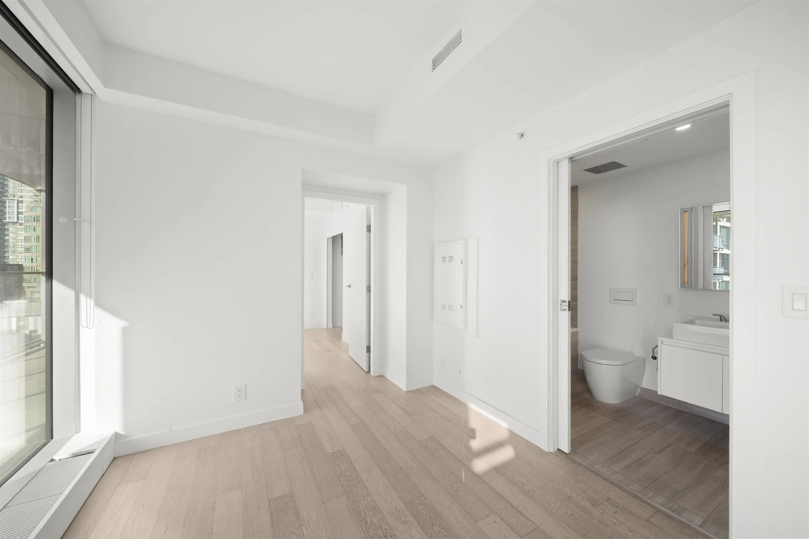 1907 1480 Howe Street