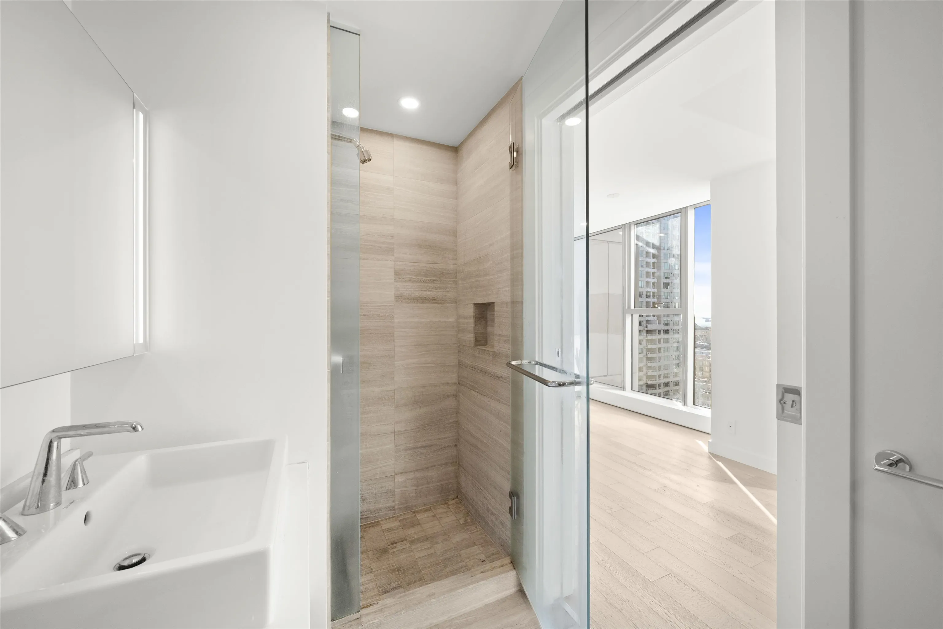 1907 1480 Howe Street