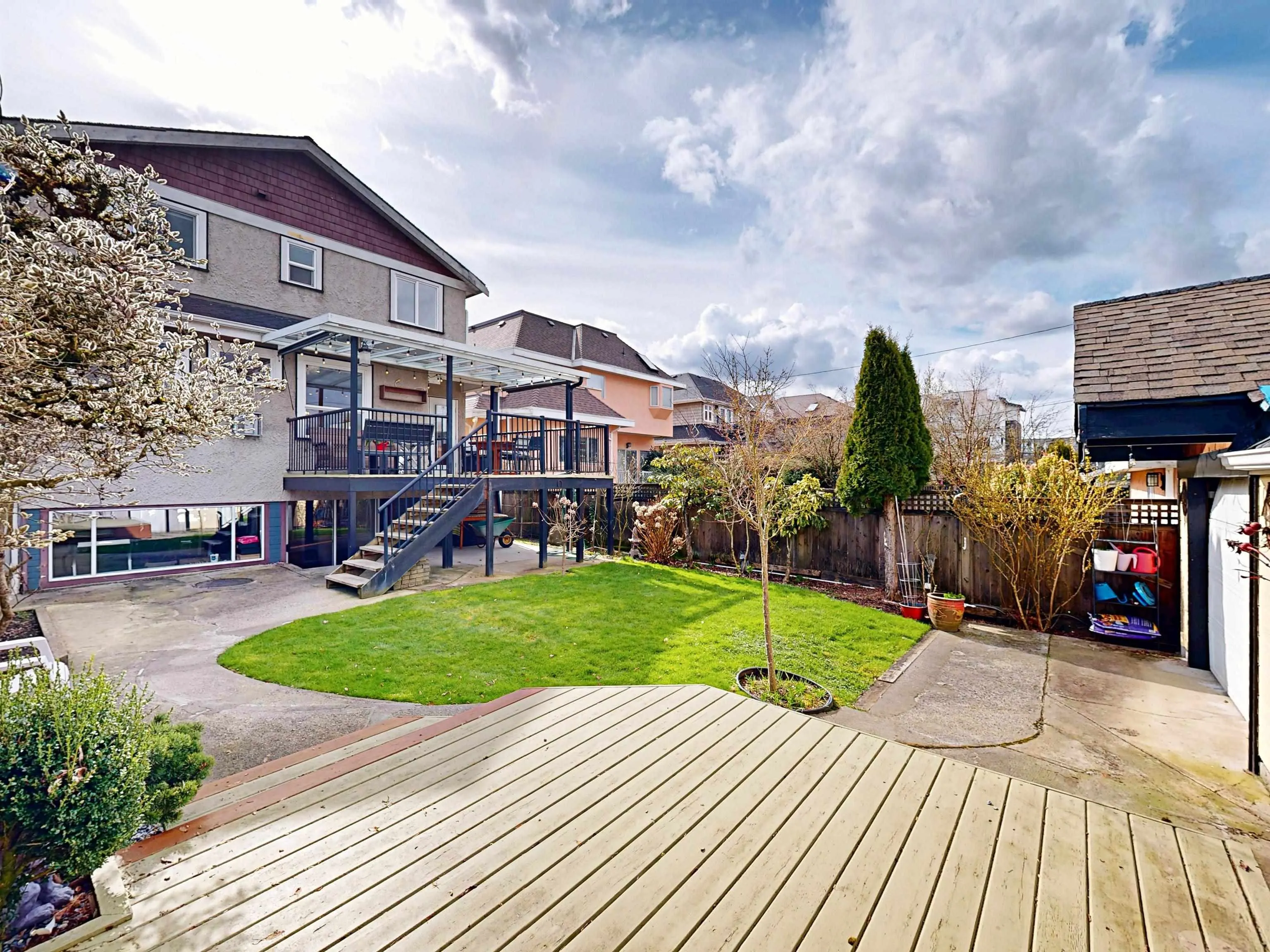 163 W 26th Avenue