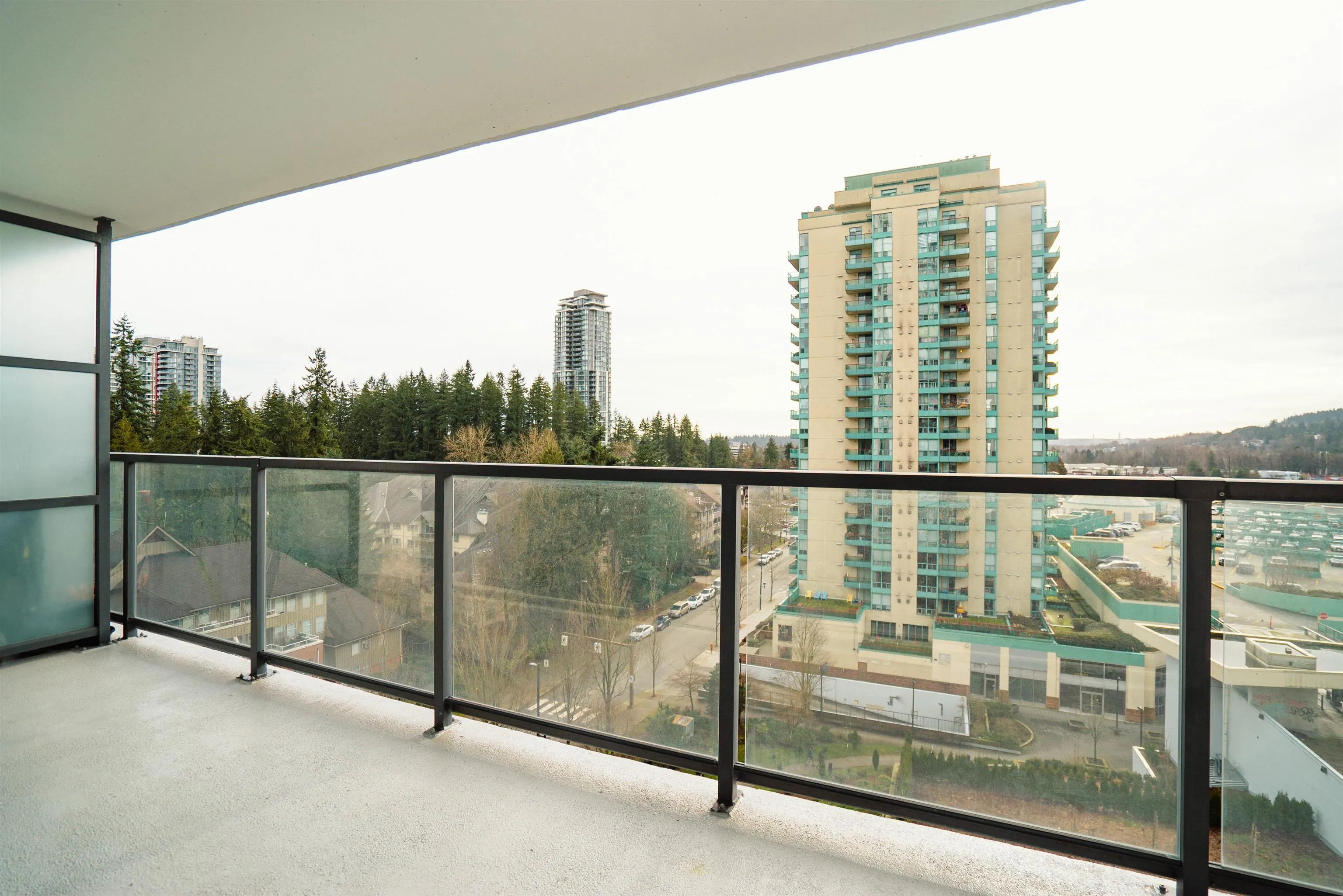 906 1178 Heffley Crescent