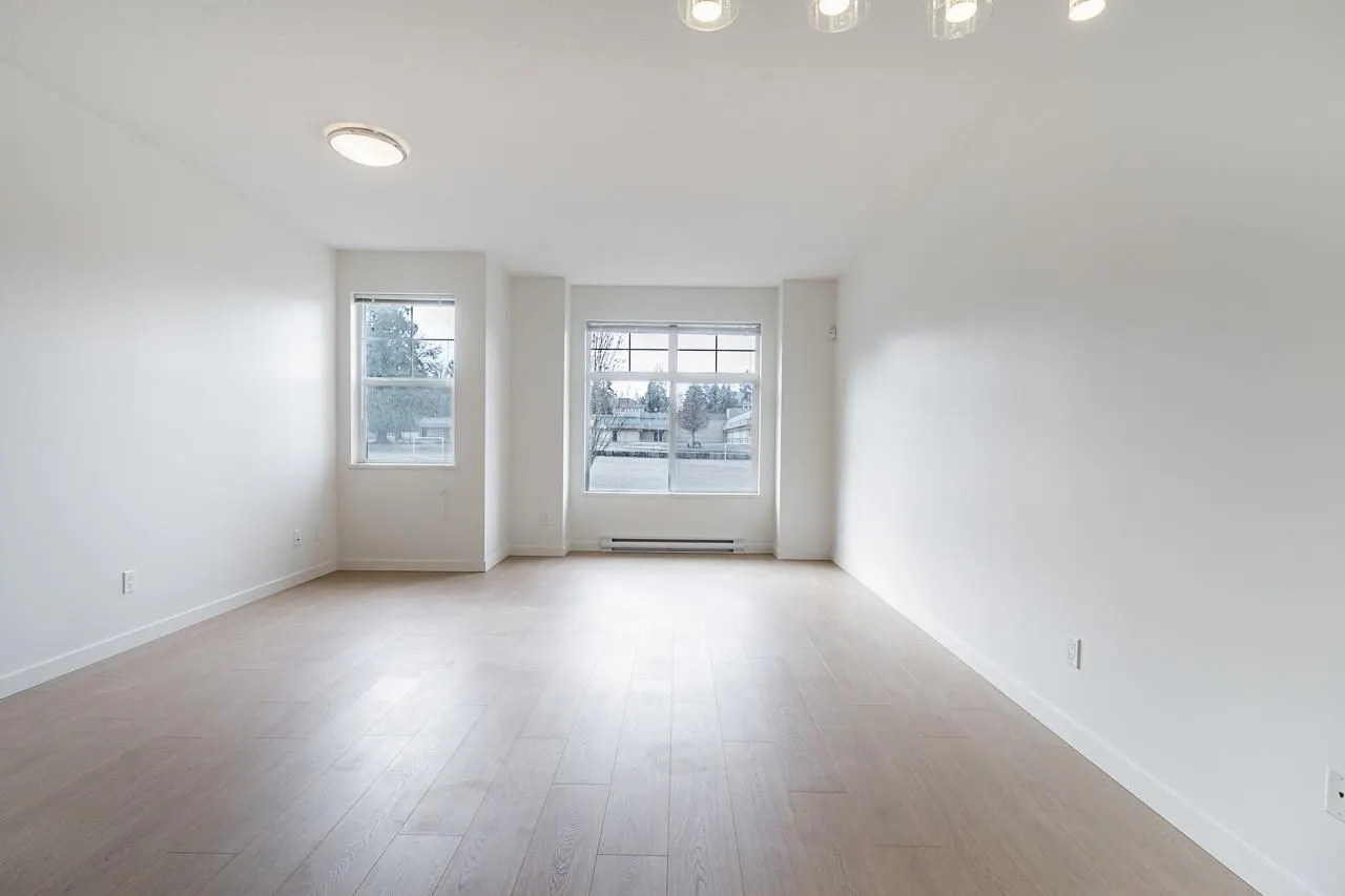 20 15788 104 Avenue