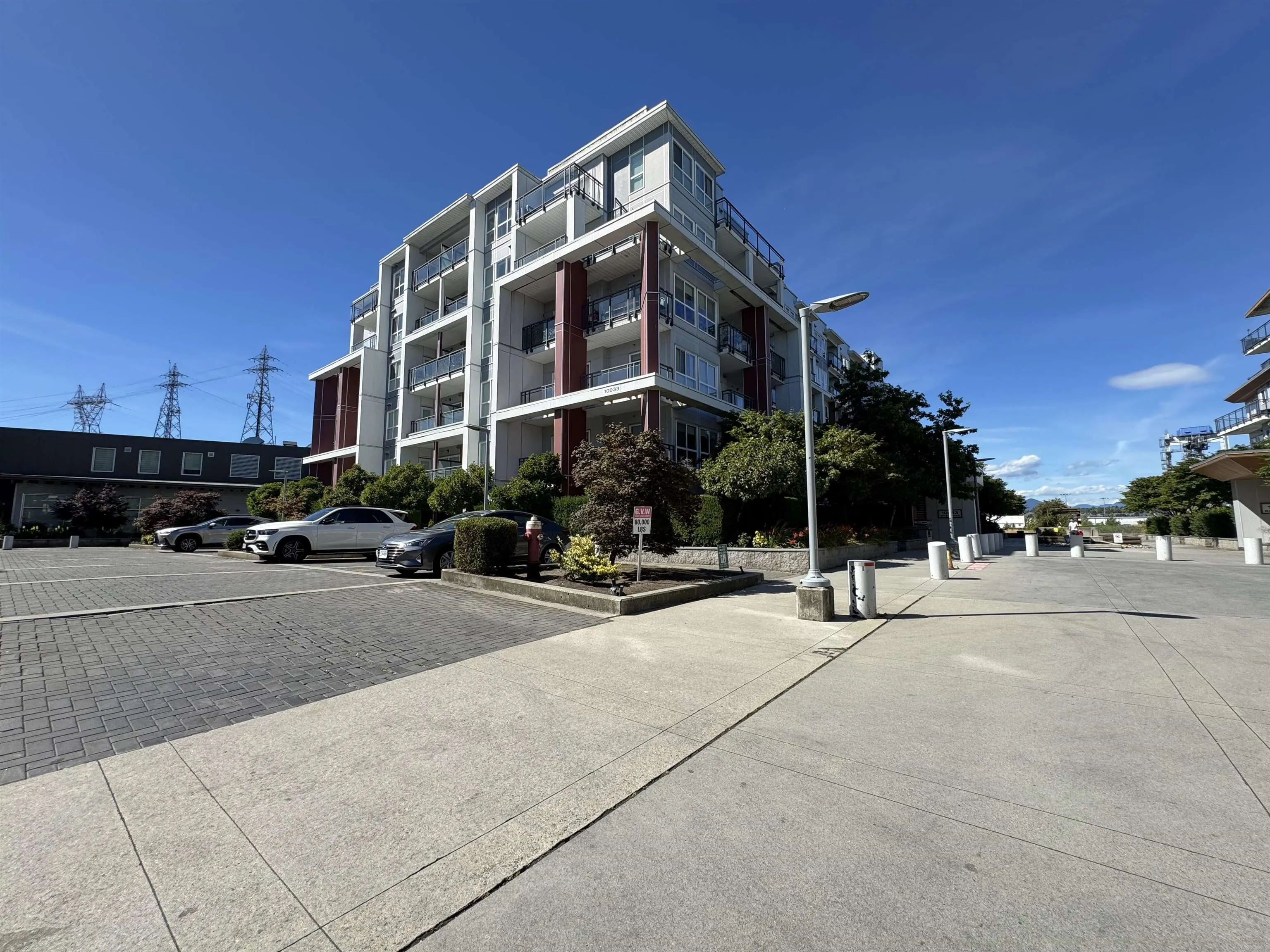 206 10033 River Drive