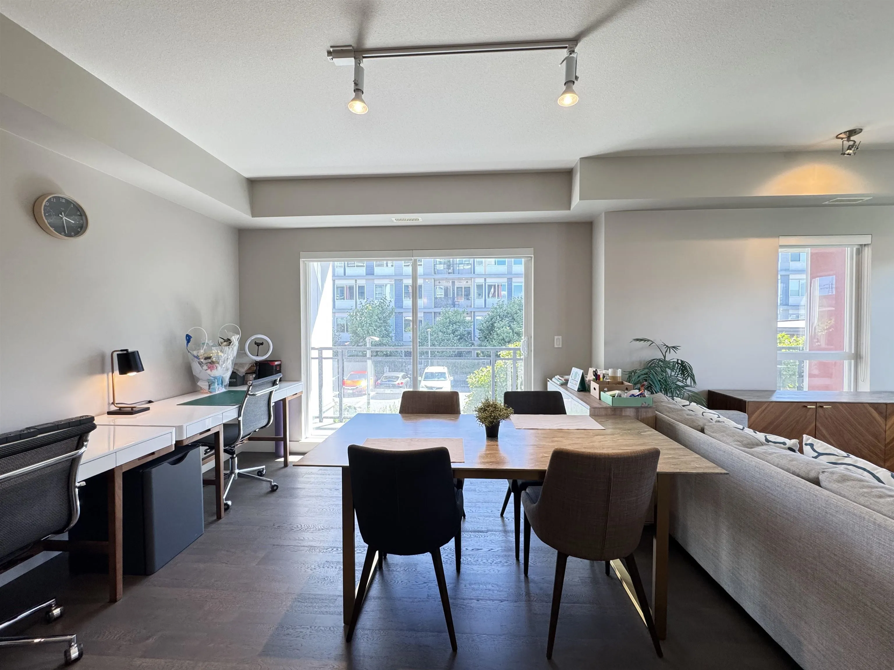 206 10033 River Drive