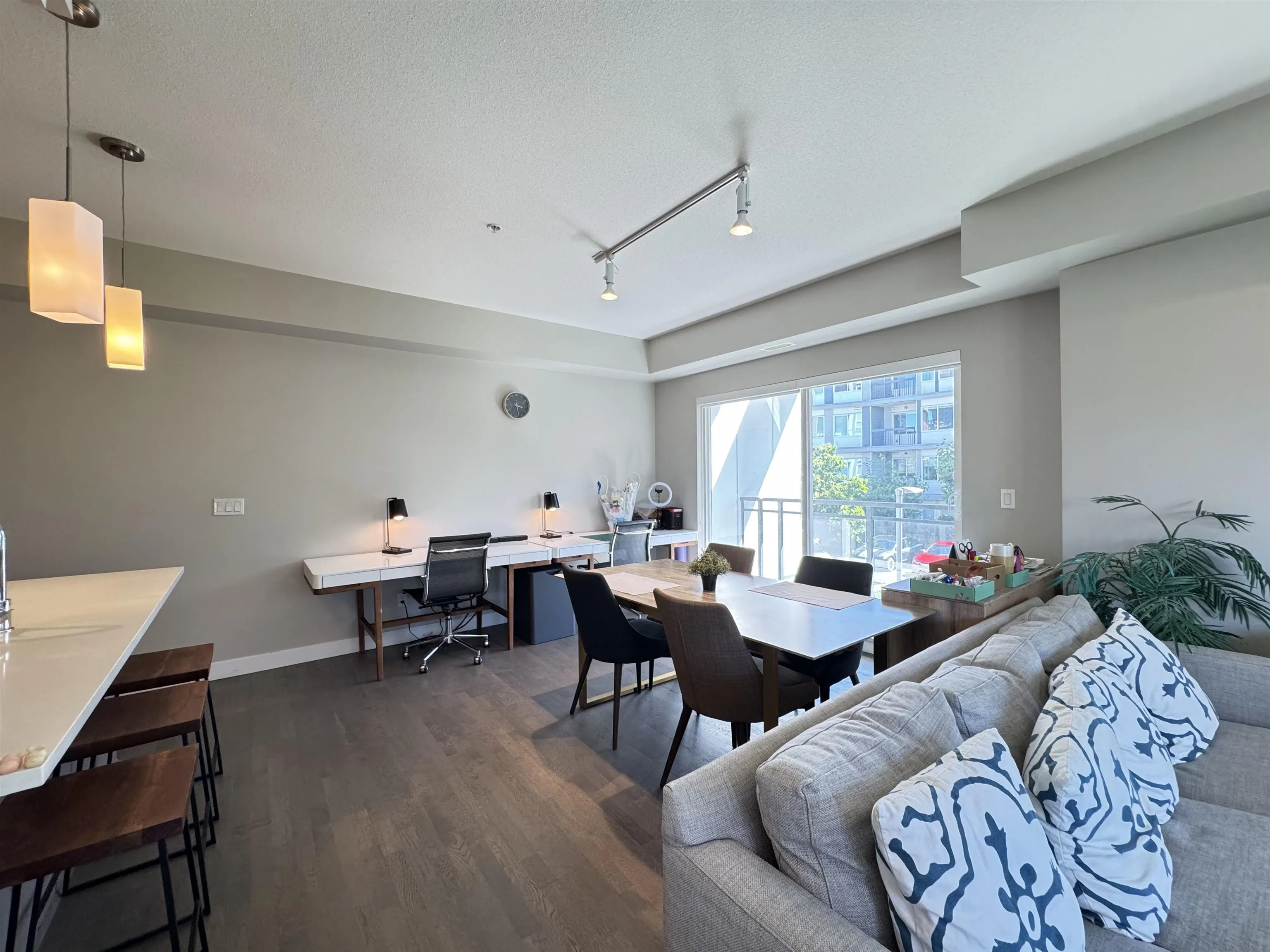 206 10033 River Drive