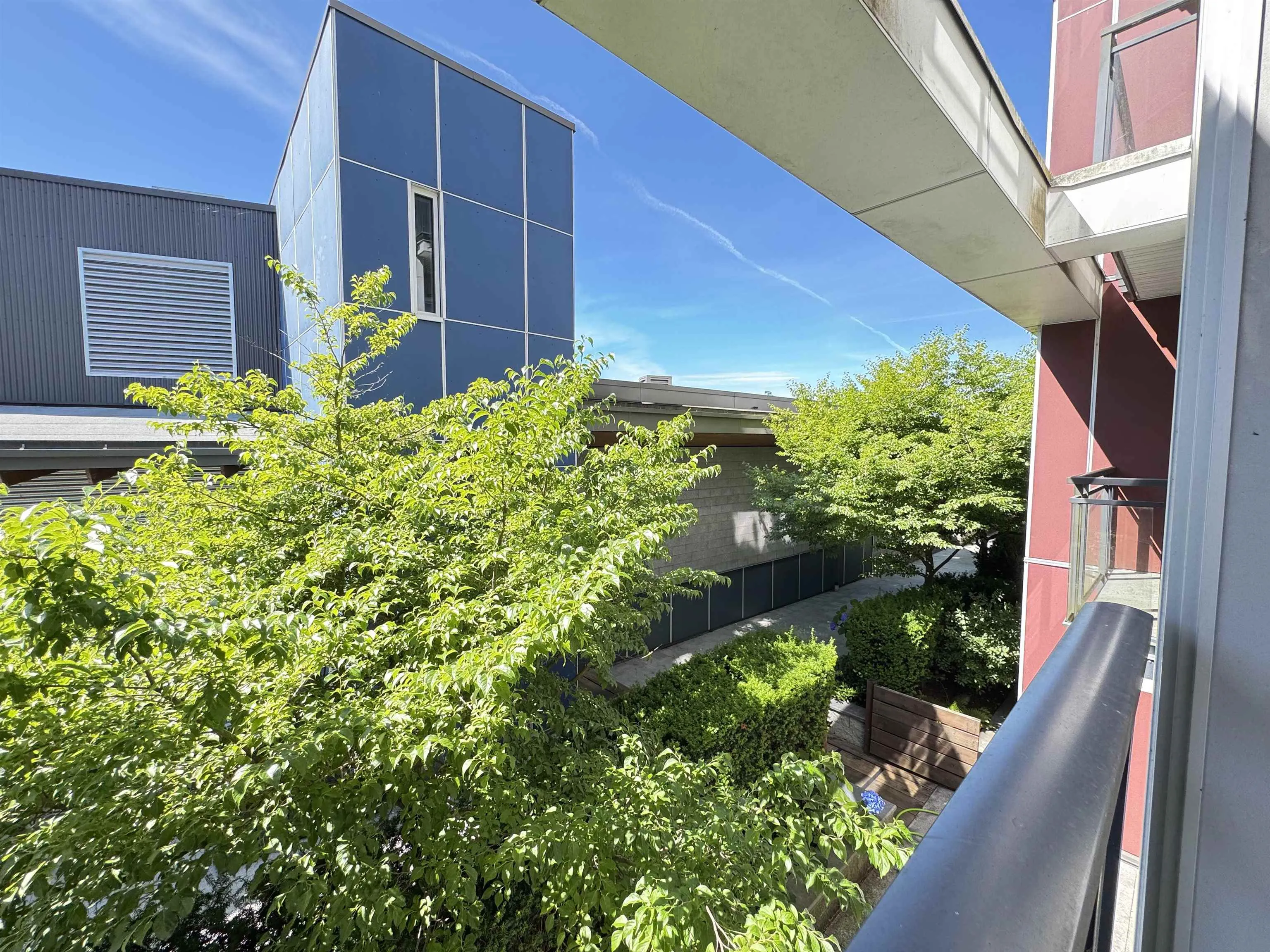206 10033 River Drive
