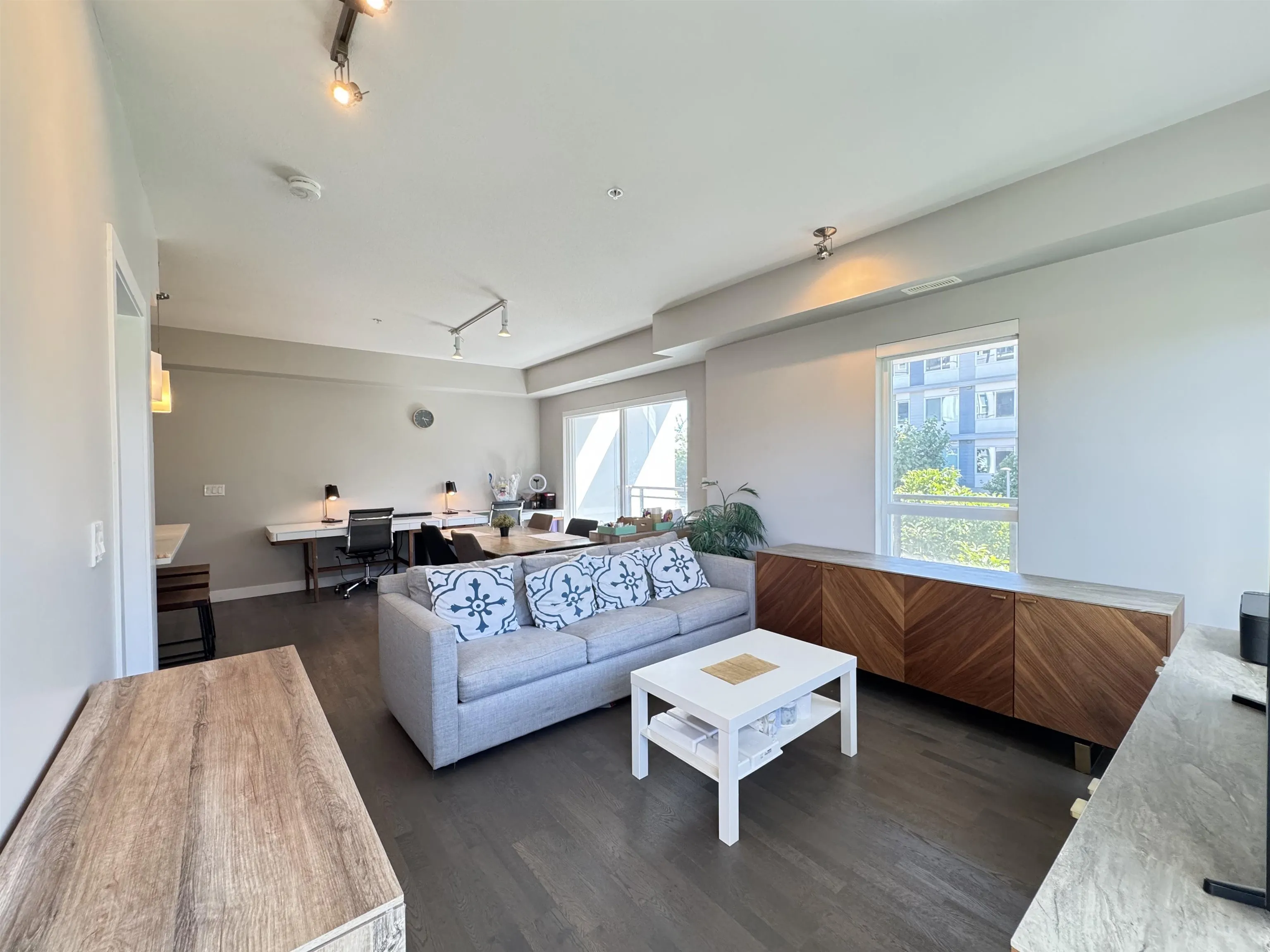 206 10033 River Drive