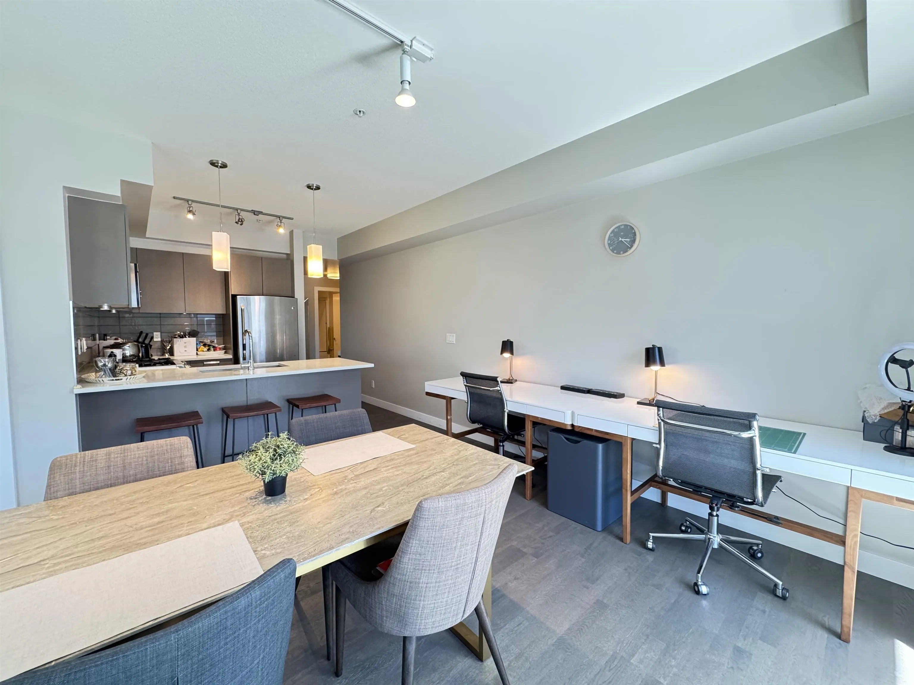 206 10033 River Drive
