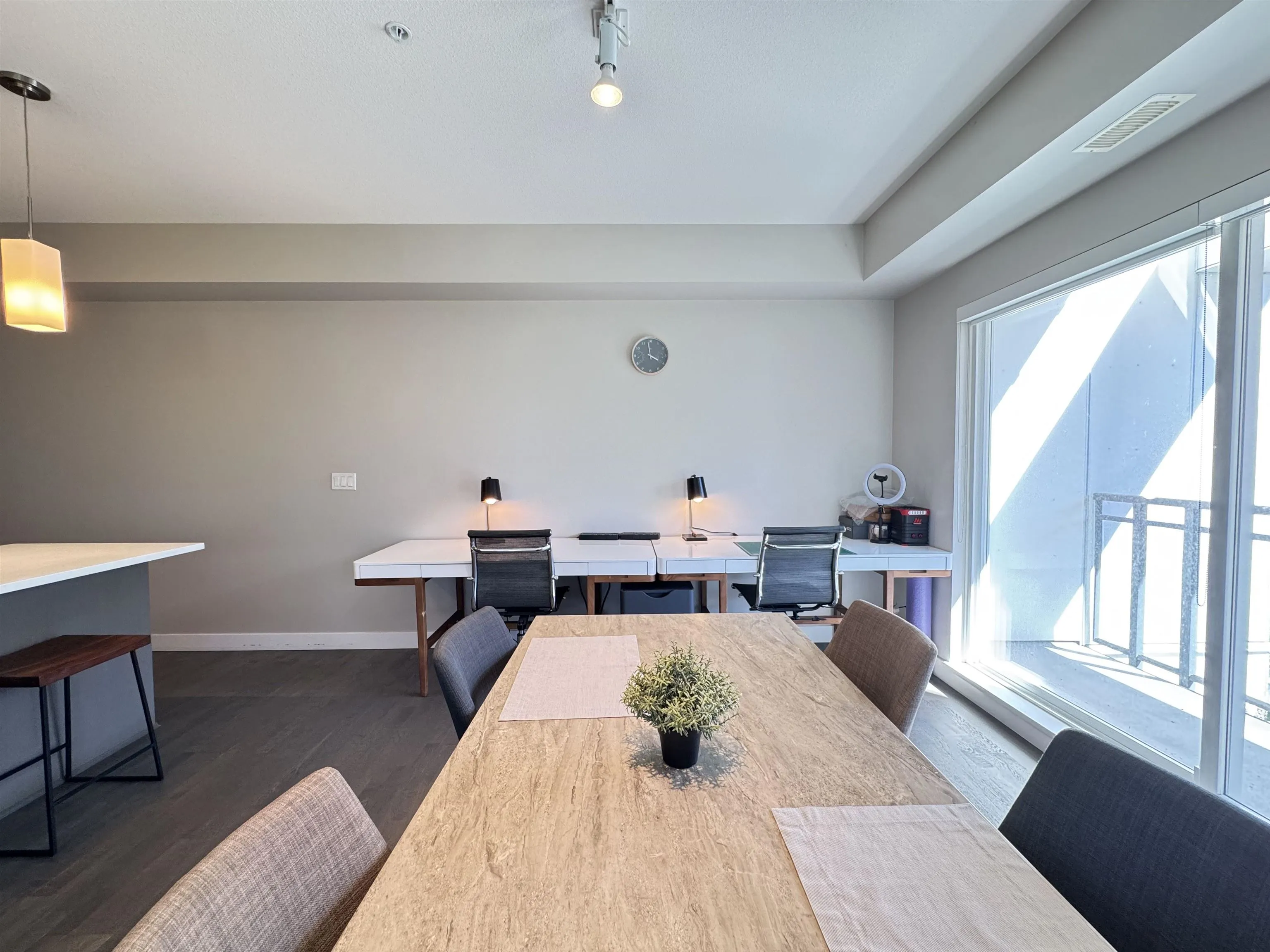 206 10033 River Drive