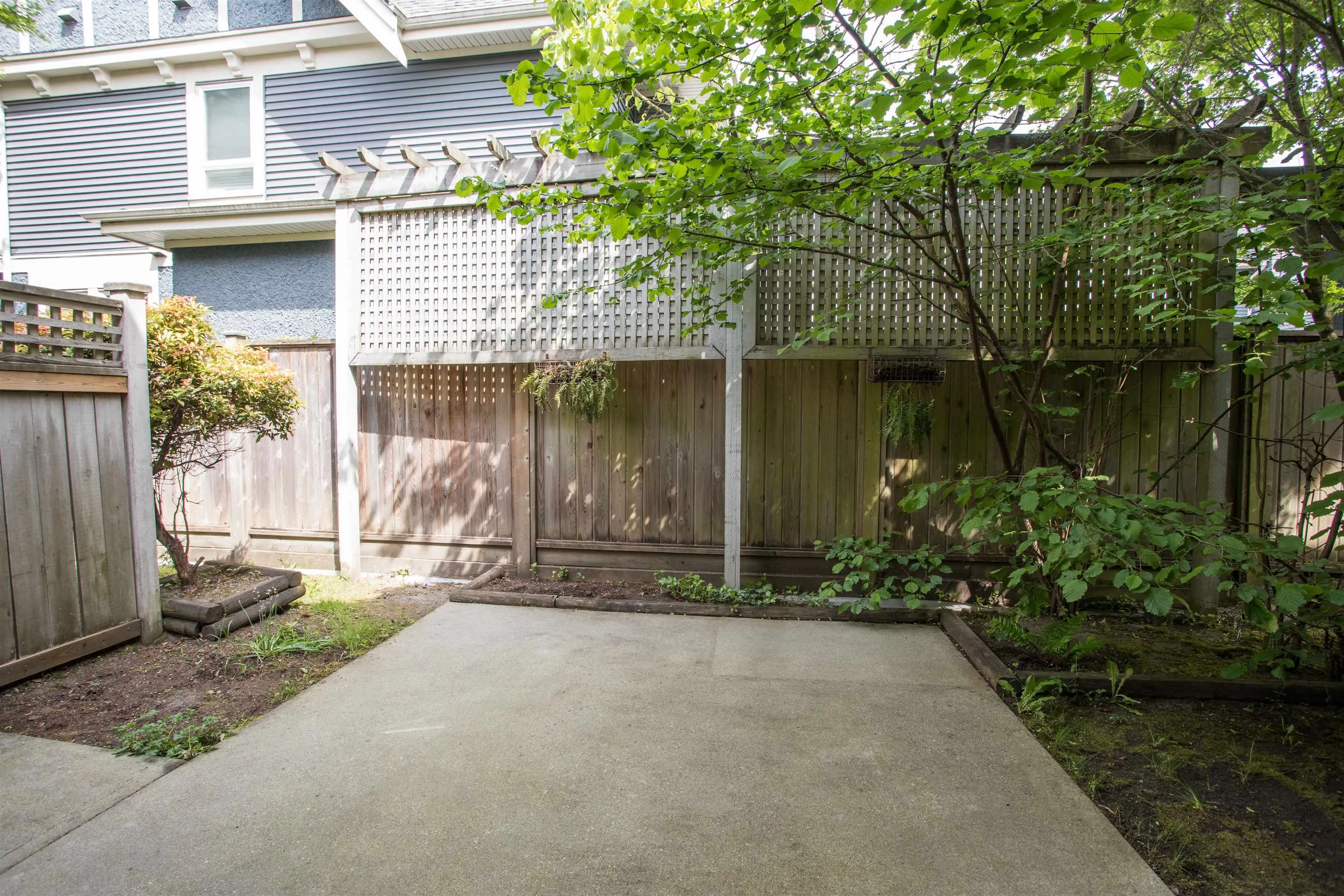 16 8600 No. 3 Road