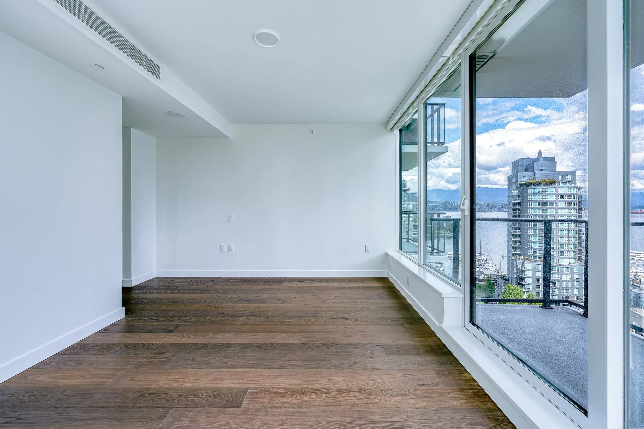 1703 620 Cardero Street