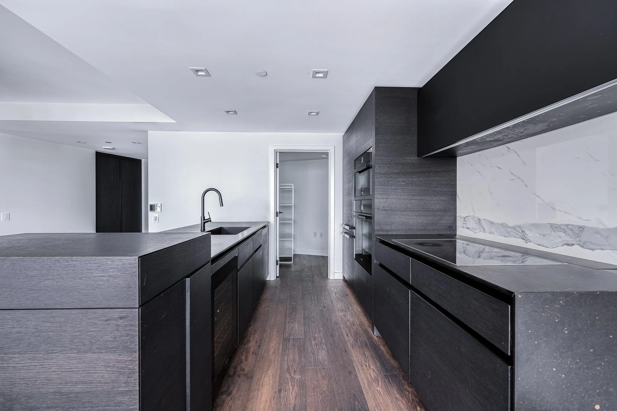 1703 620 Cardero Street