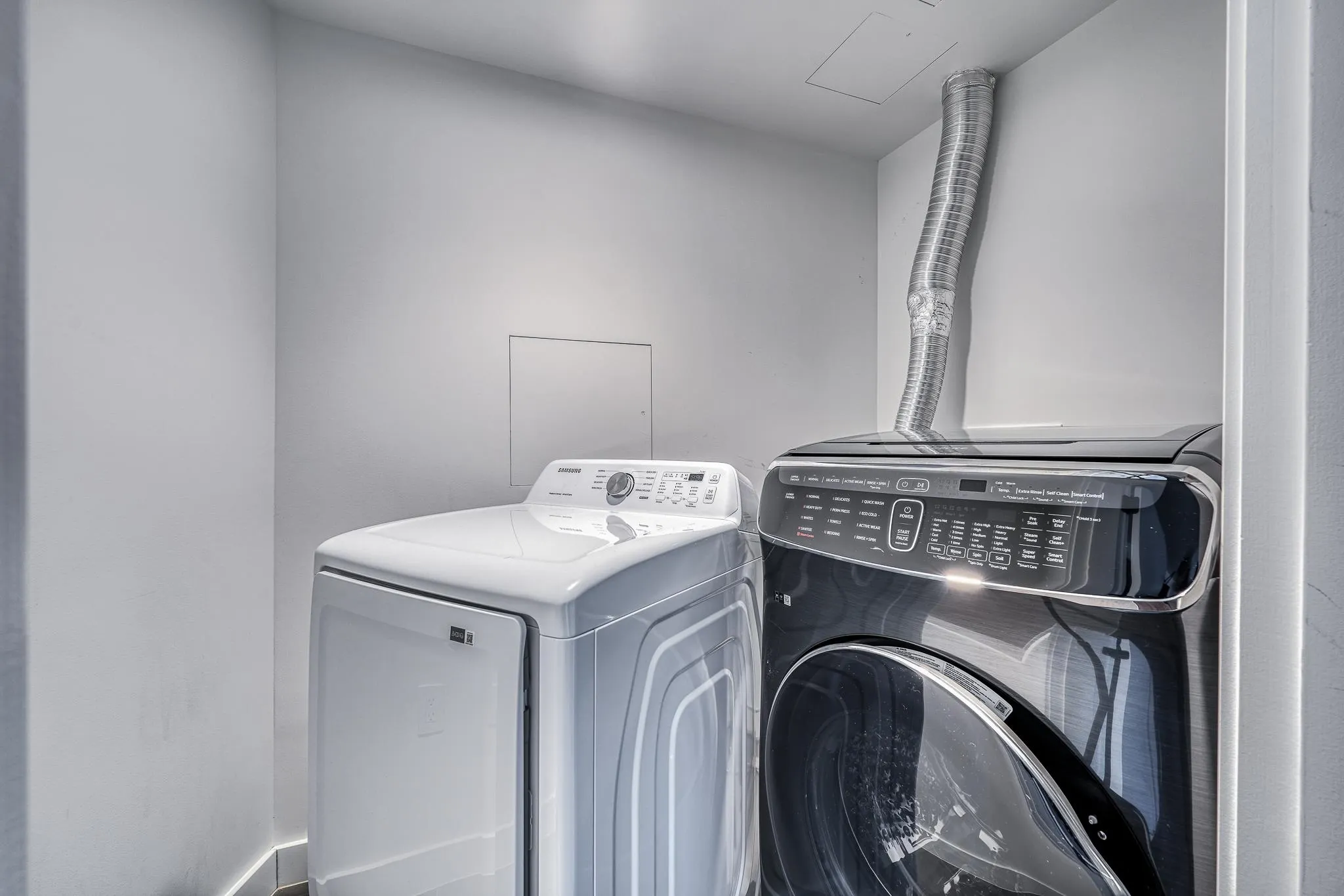 1703 620 Cardero Street