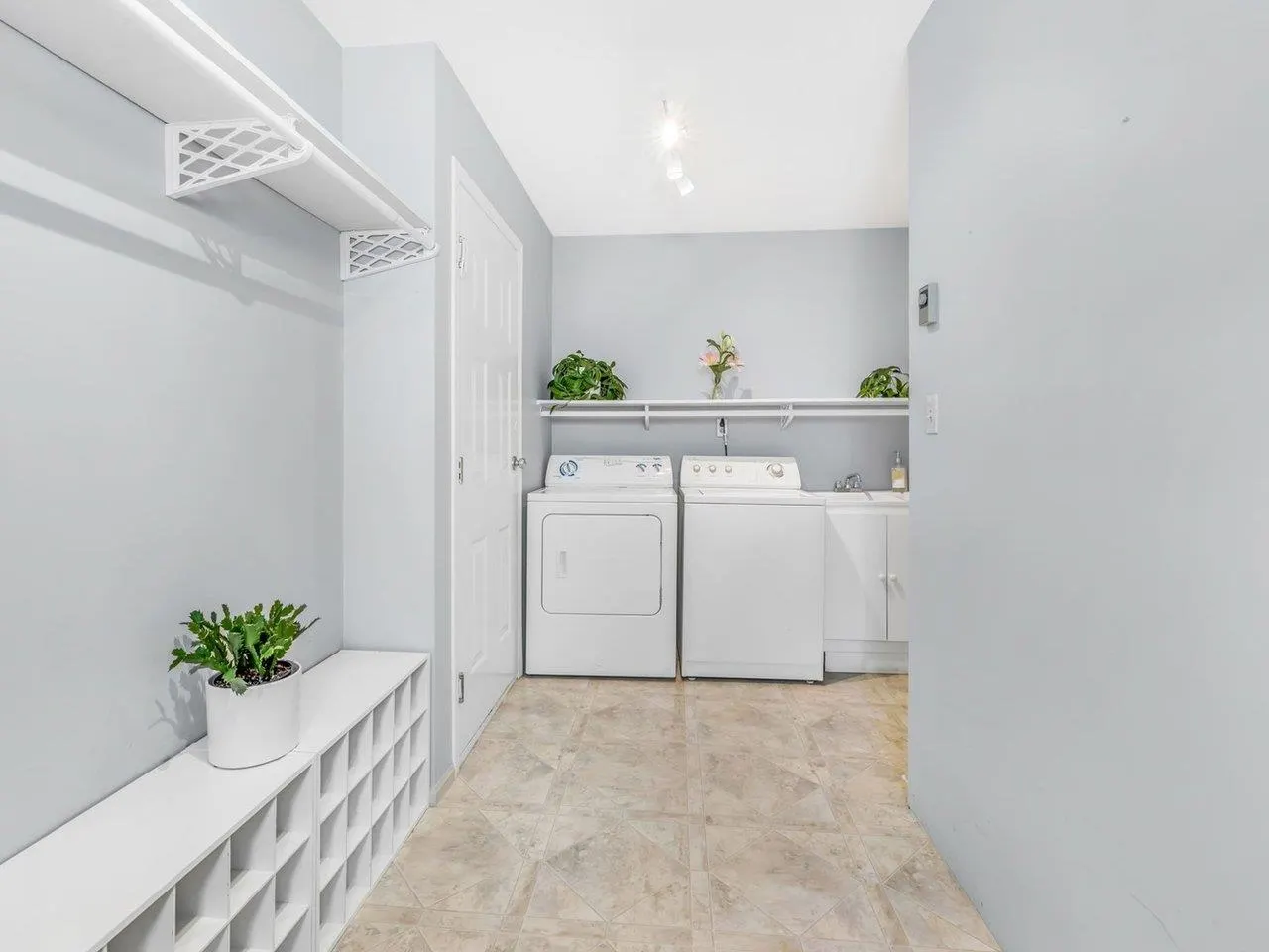 810 English Bluff Road