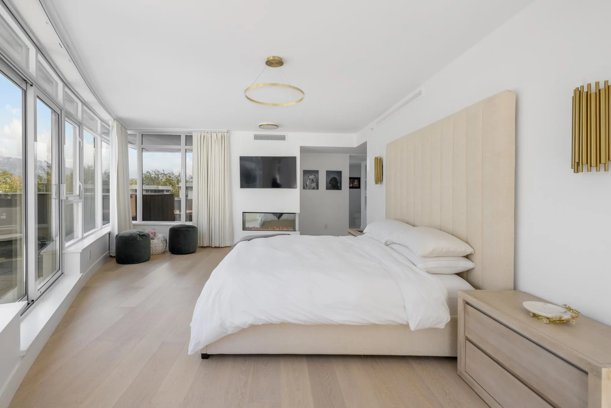 301 1233 W Cordova Street