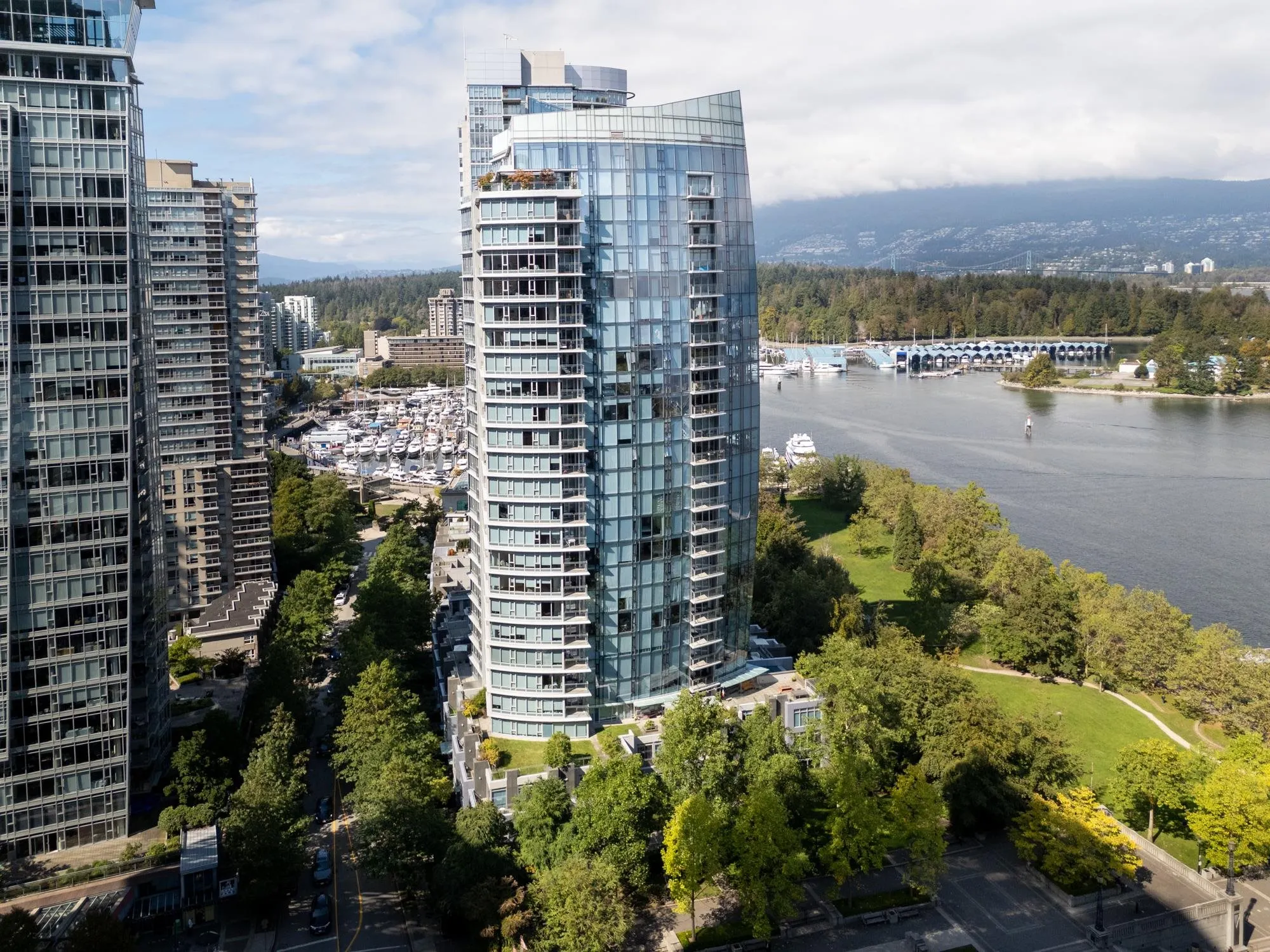 301 1233 W Cordova Street