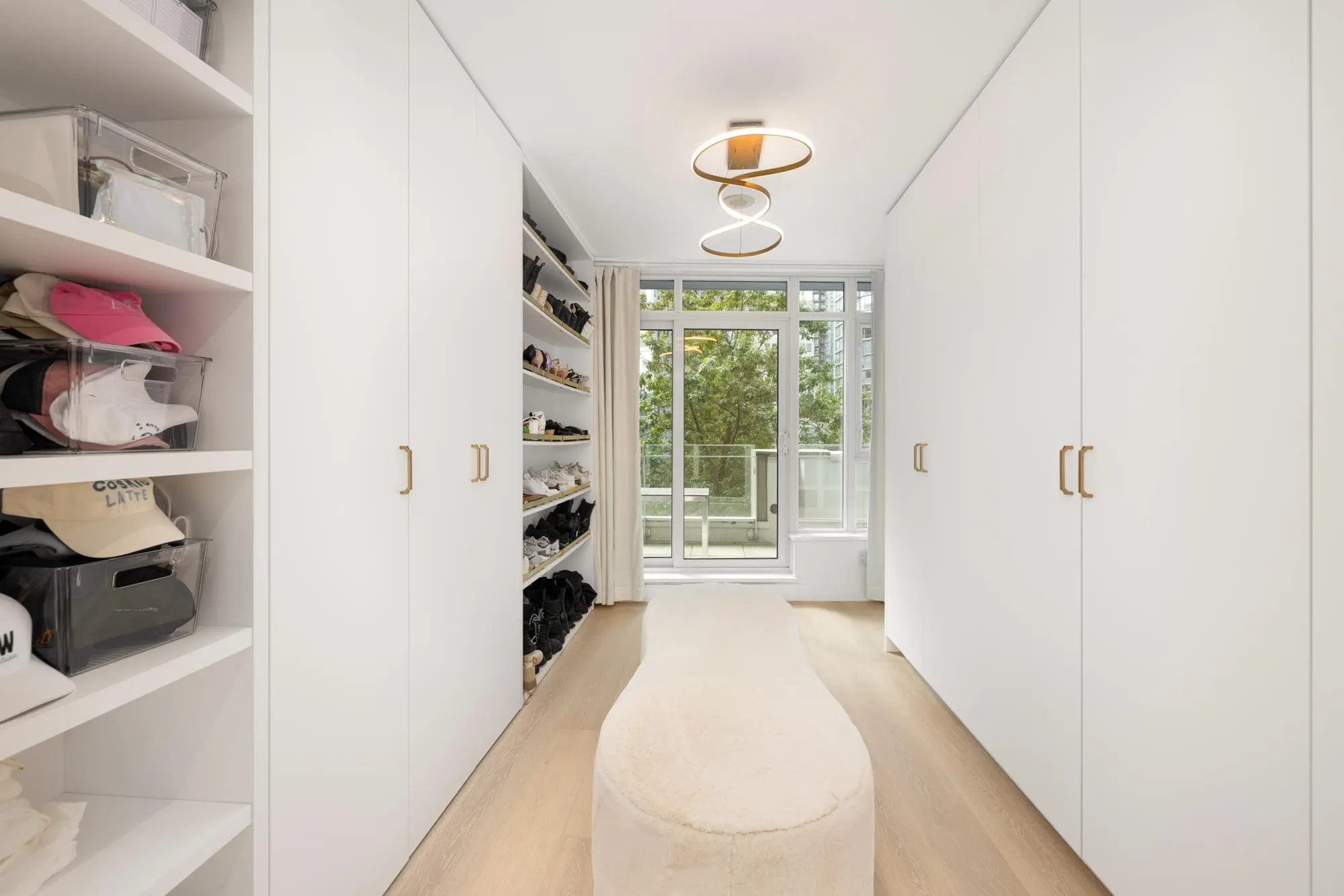 301 1233 W Cordova Street