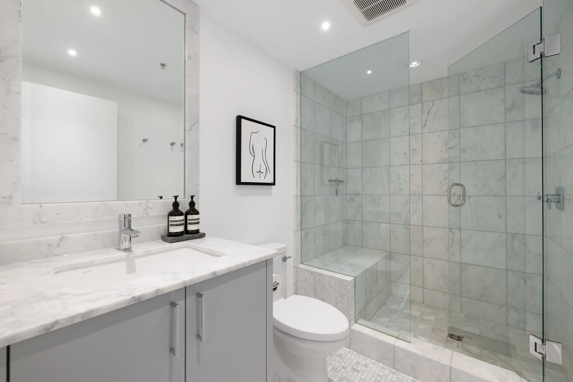 301 1233 W Cordova Street