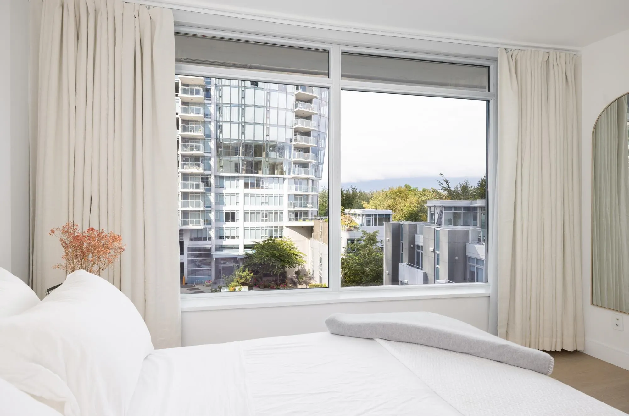 301 1233 W Cordova Street