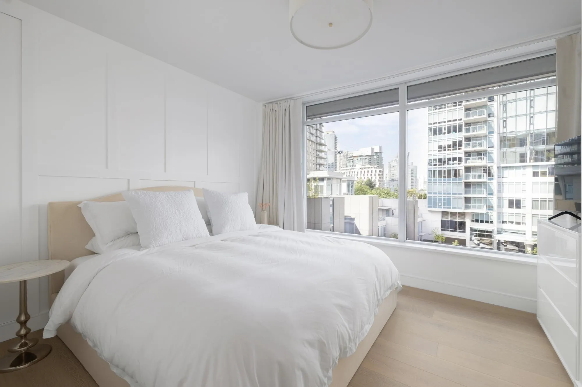 301 1233 W Cordova Street