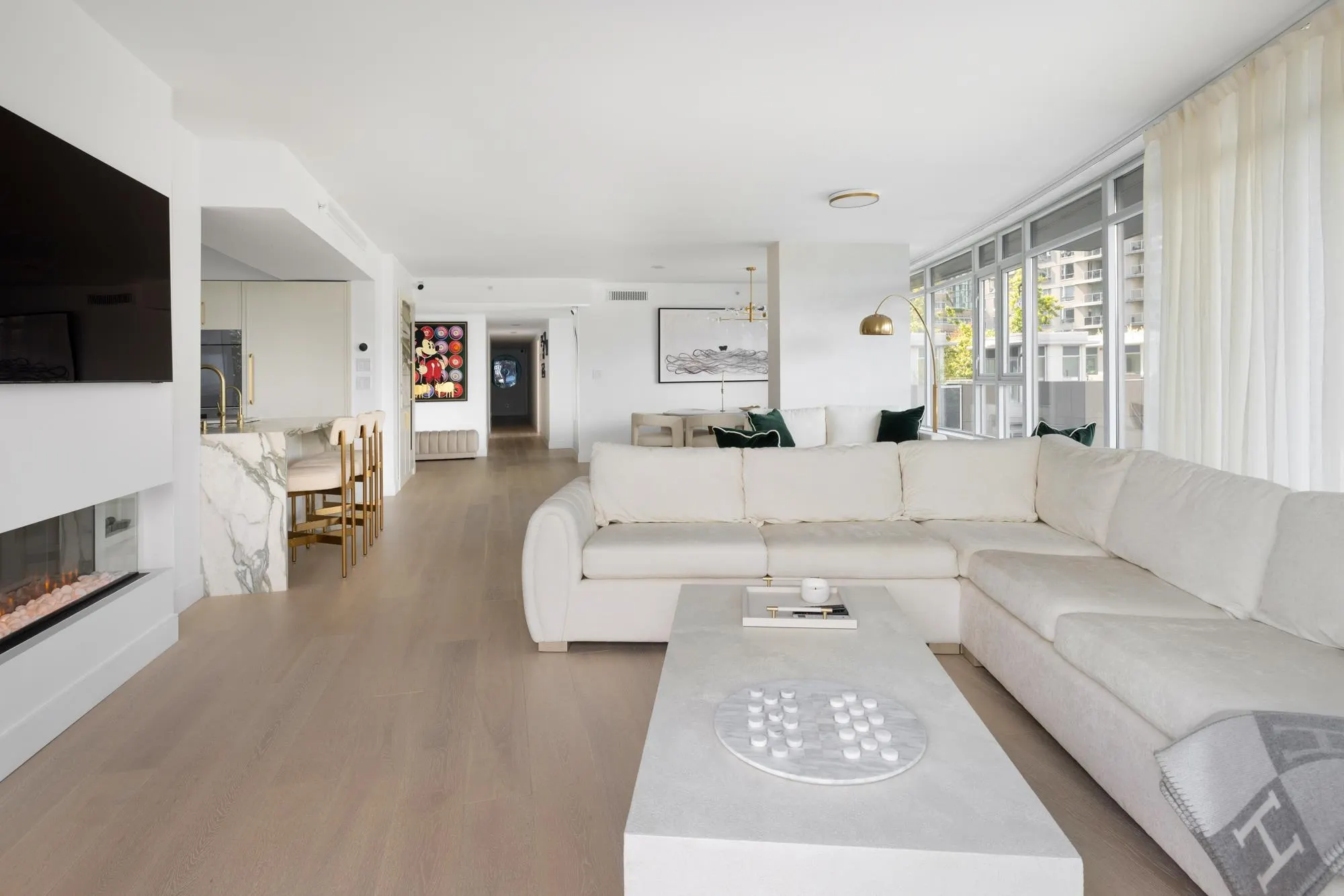 301 1233 W Cordova Street